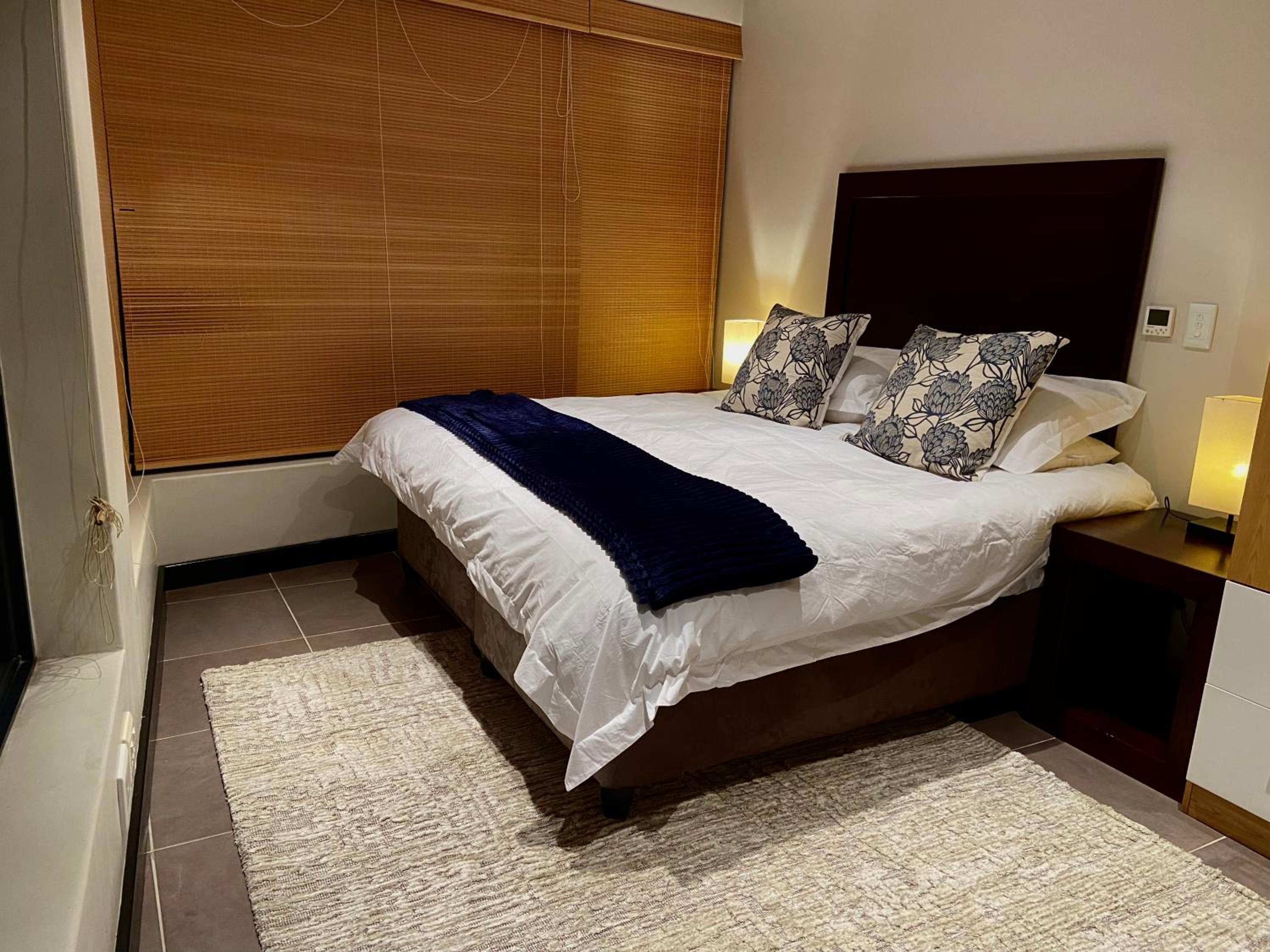 Lovely one bedroom in The Glen, Camps Bay with Inverter view 5