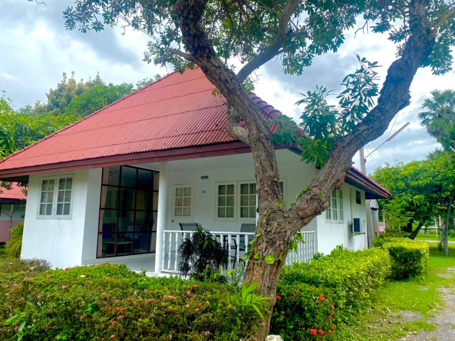 Baan Golden Resort & Residences