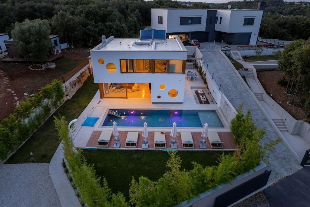Villa near beach wih 12 meters long pool photo 2