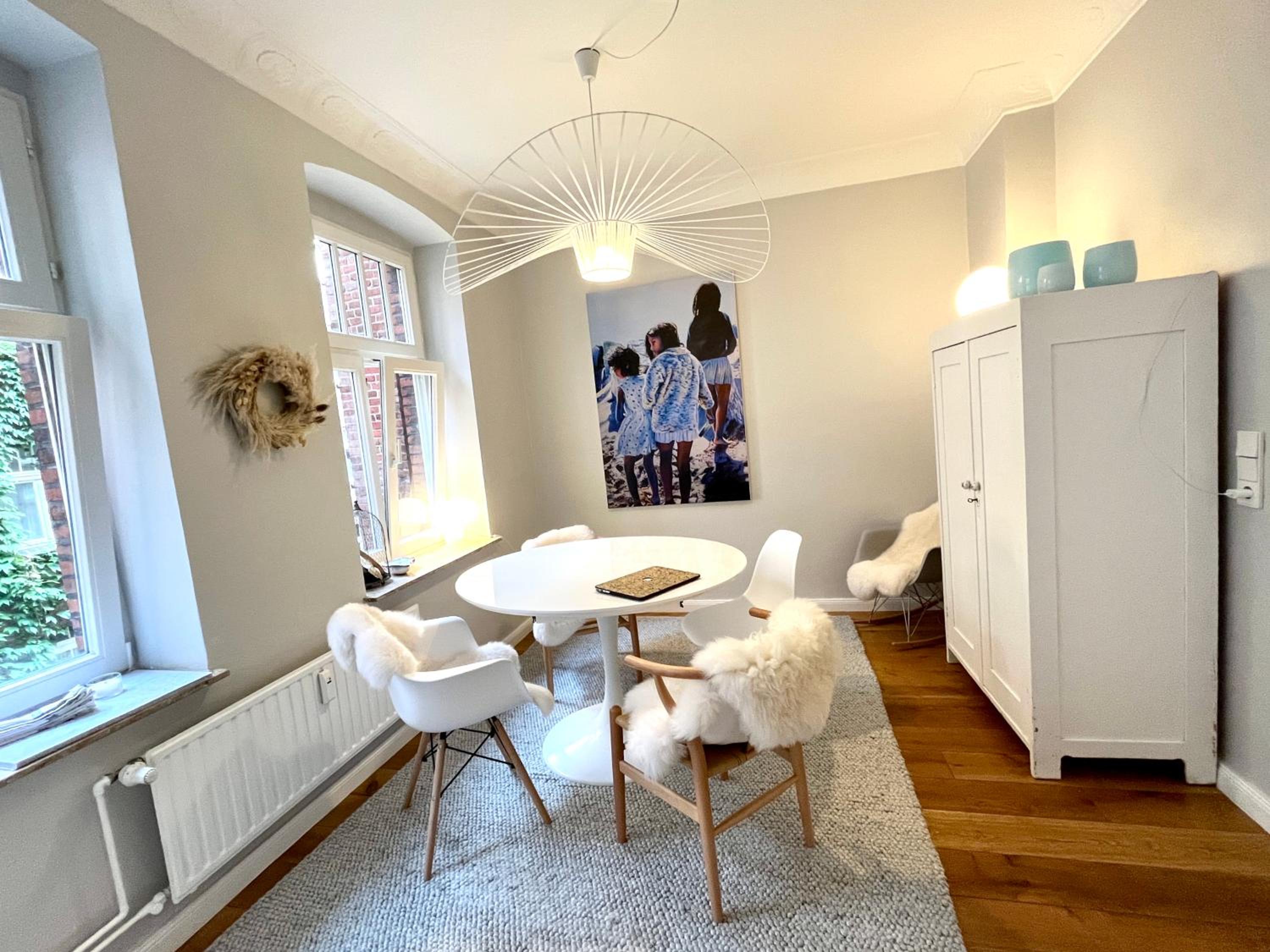 3 Zimmer Ferienwohnung Burghof mit Balkon im Herzen Flensburgs