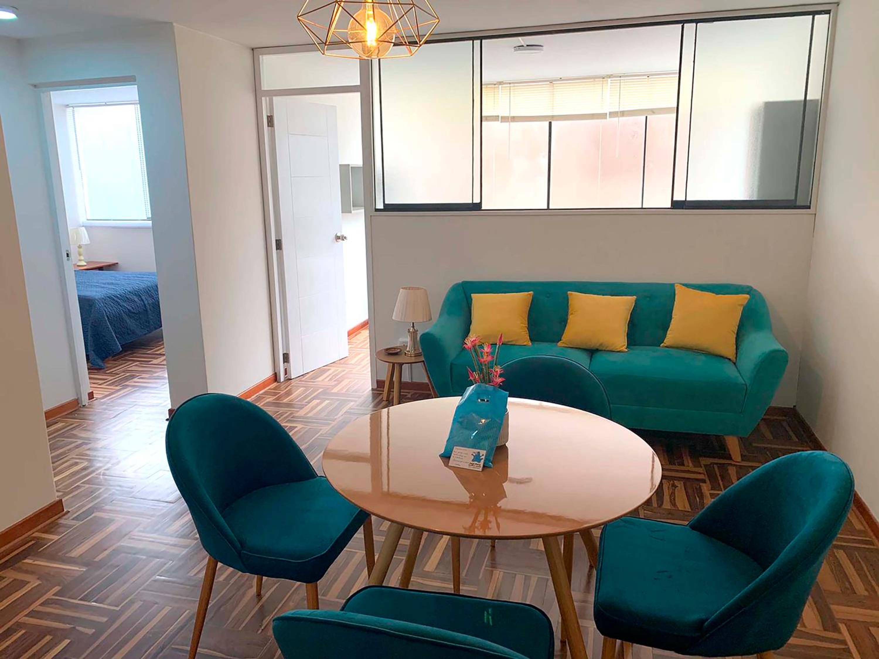 Pershing lindo dpto amoblado 2dorm y wifi view 2