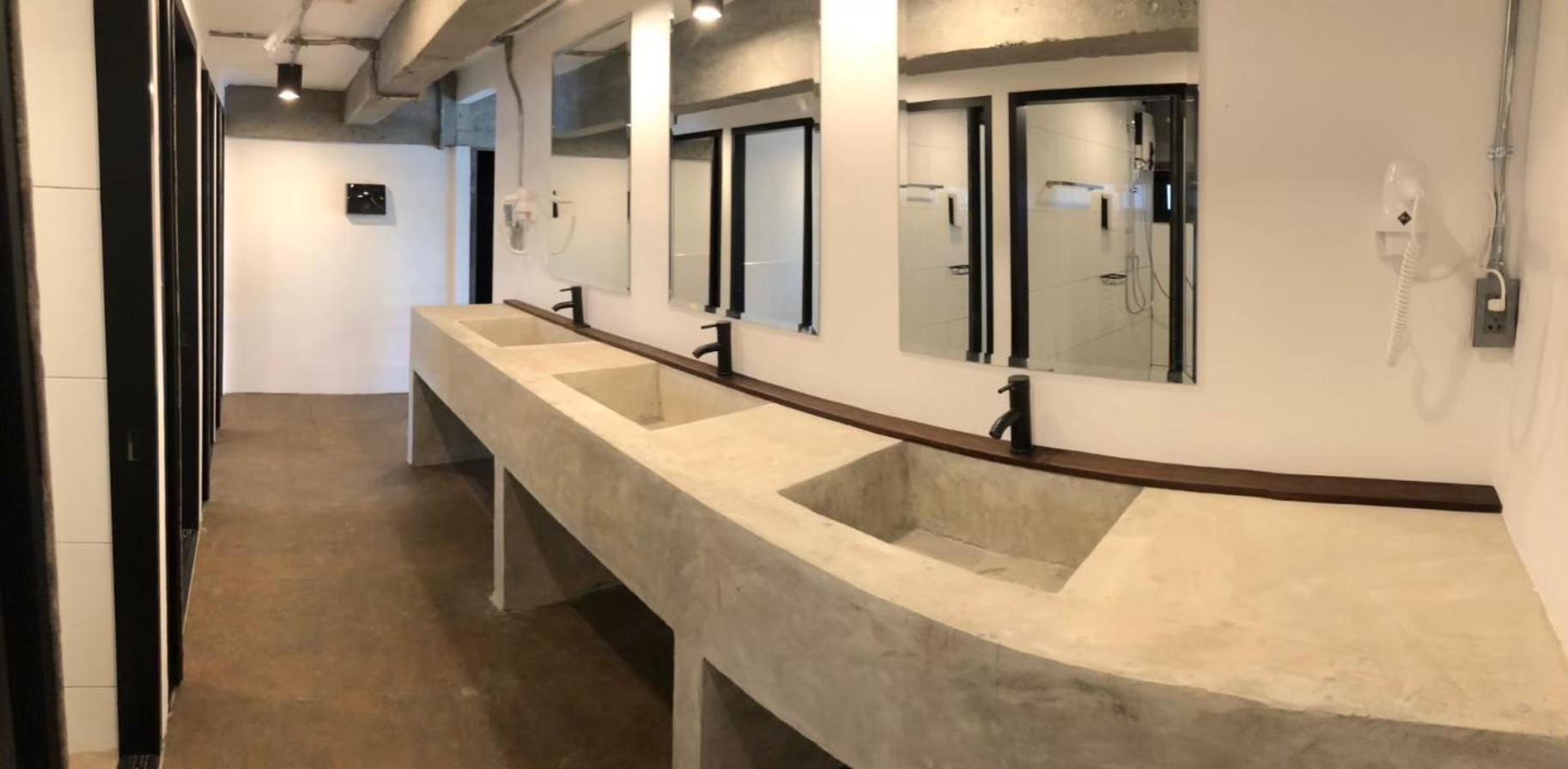 The Entaneer Poshtel
