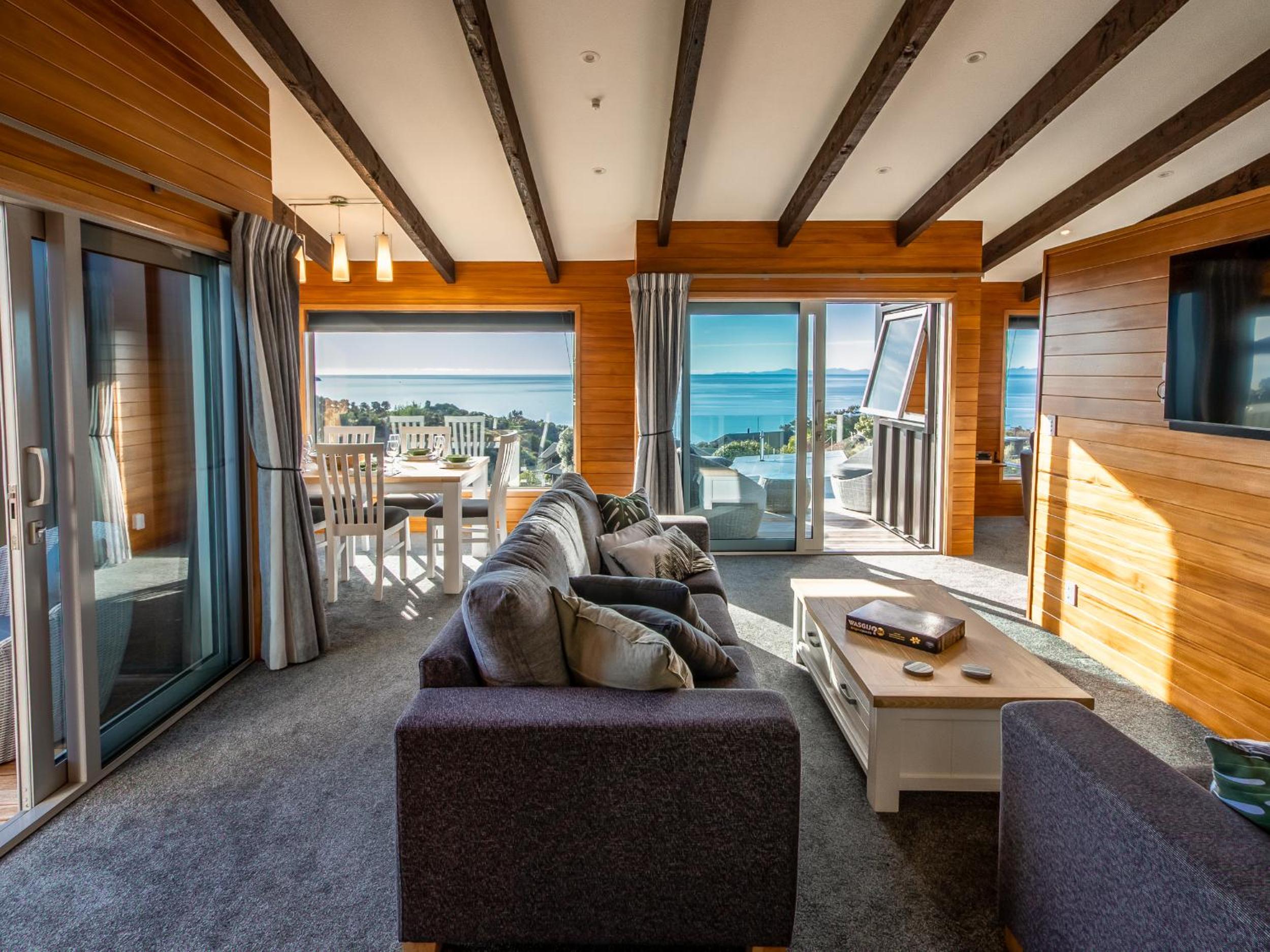 Roydons - Kaiteriteri Upstairs Holiday Unit view 2