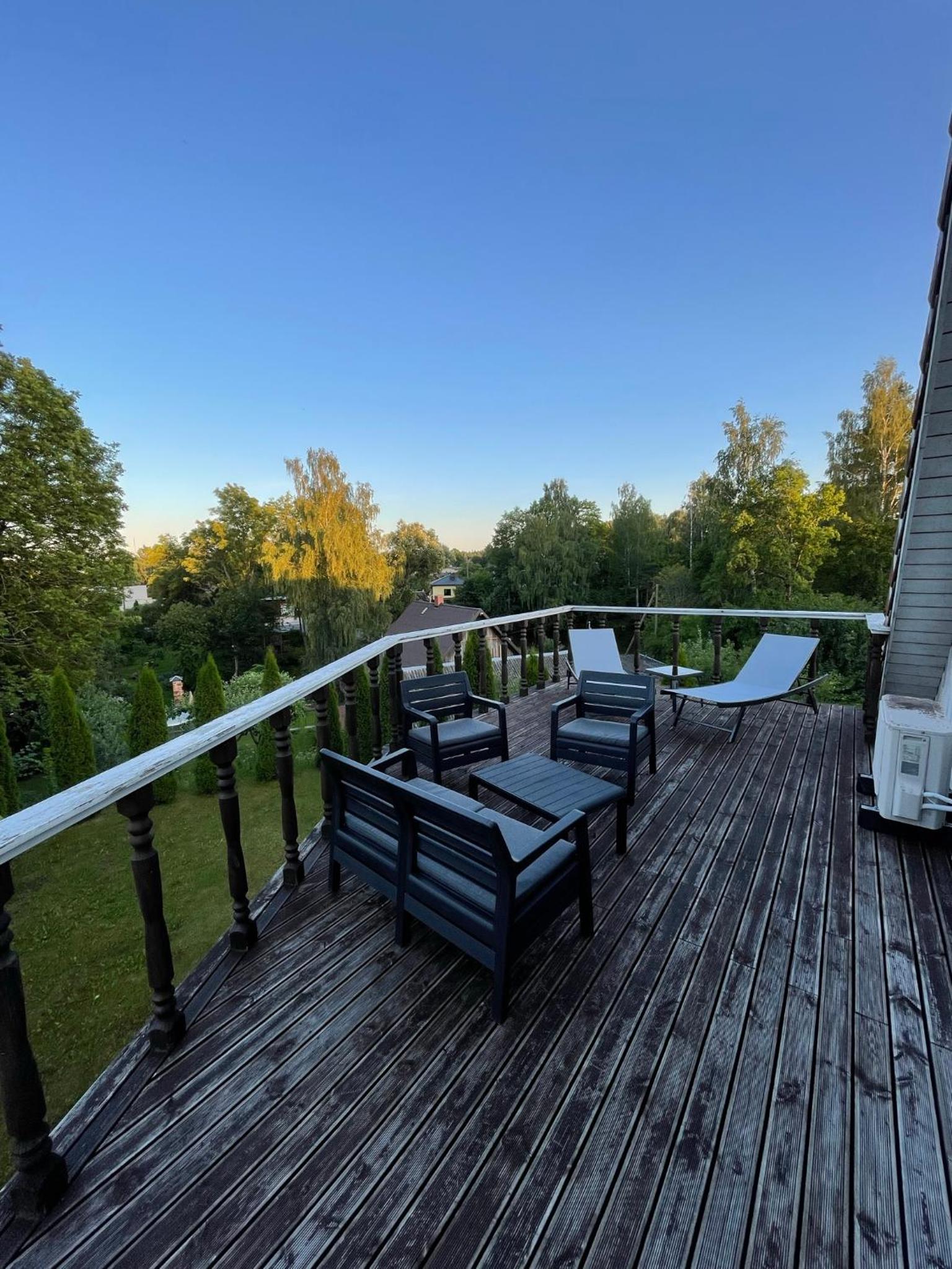 Near the lake apartment with hot tub and sauna view 4