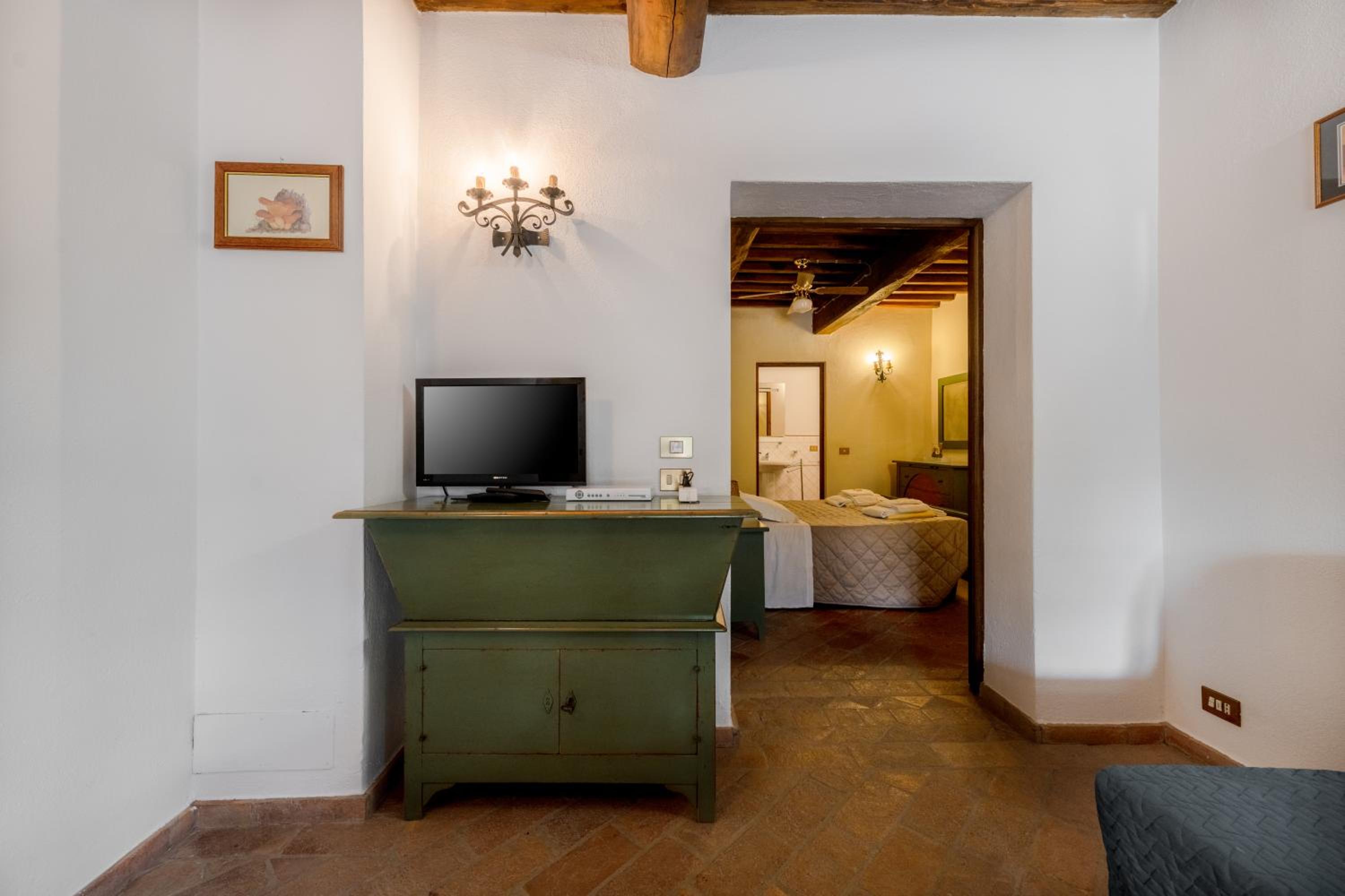 Podere Mezzastrada - Place of Charme