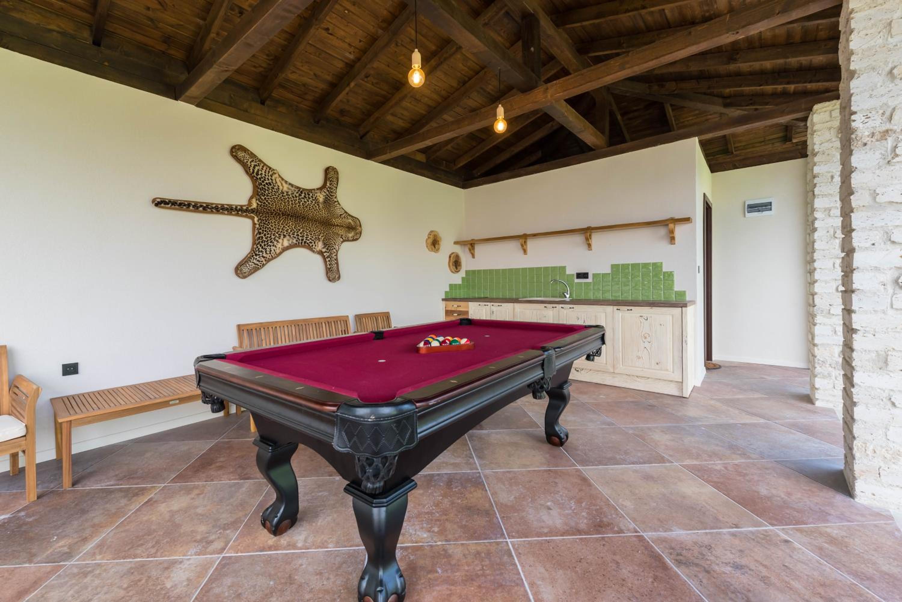 Villa Apple - 3 BR Luxury Villa with PRV pool & BBQ