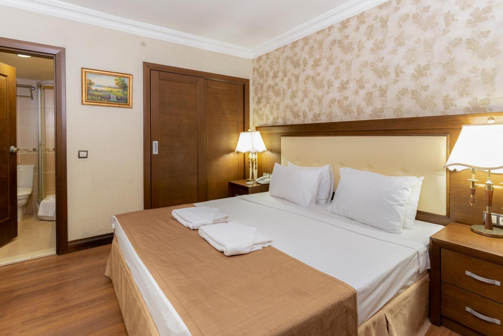 Latanya Park Resort