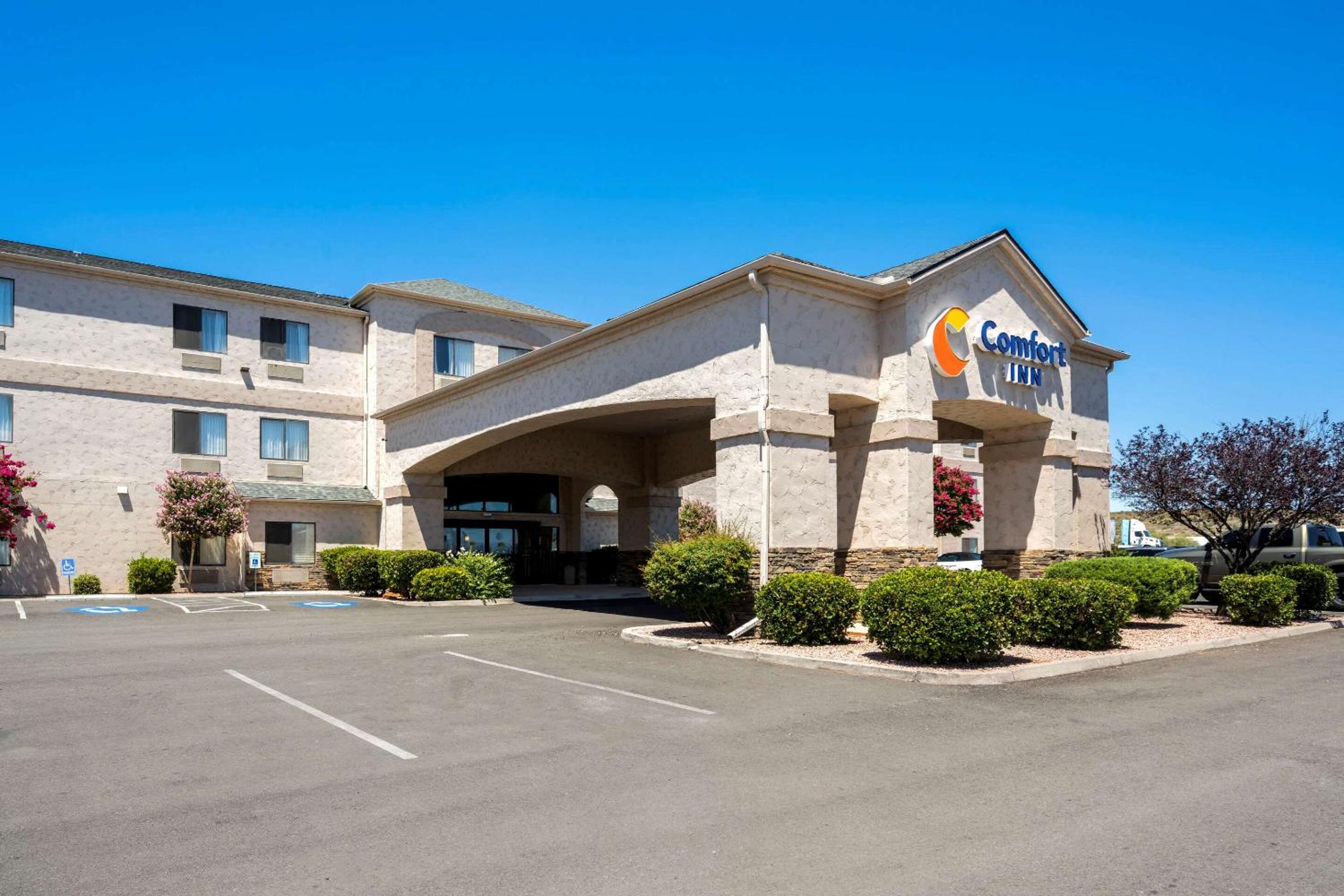 Comfort Inn Camp Verde I-17 view 3