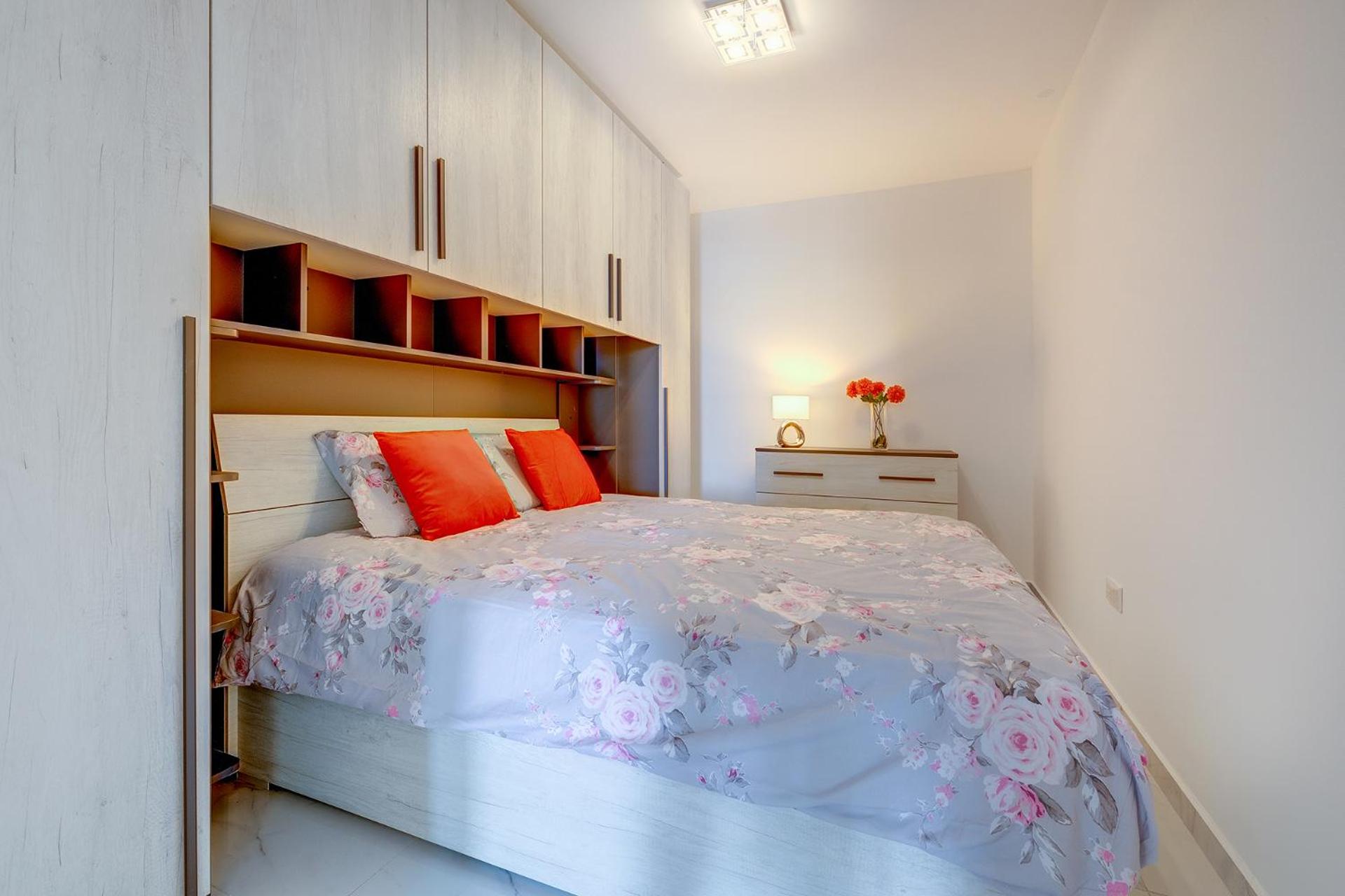 Deluxe 2BR Apartment in central St Julians photo 3