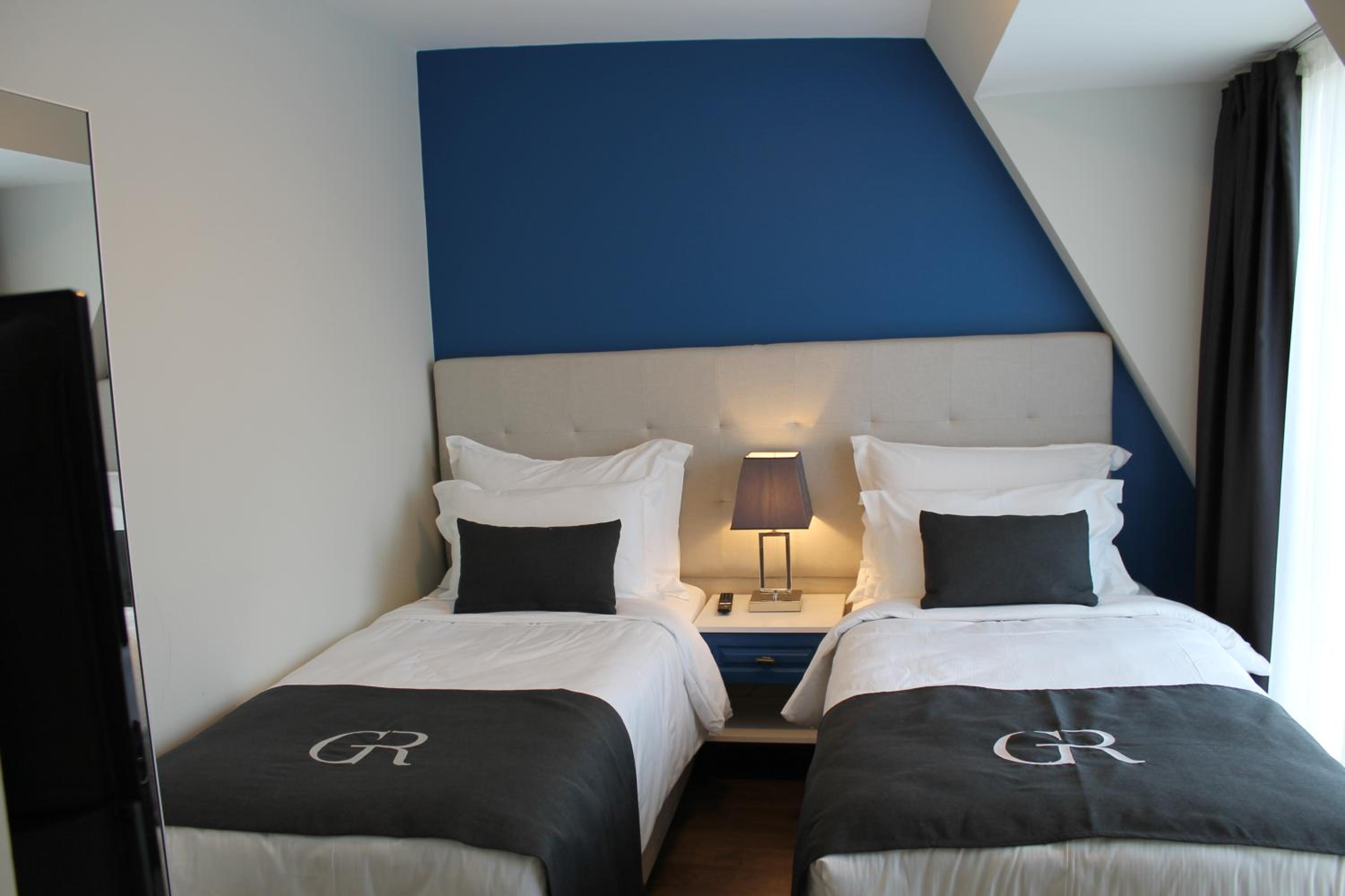 Garlon Residence - Image 106