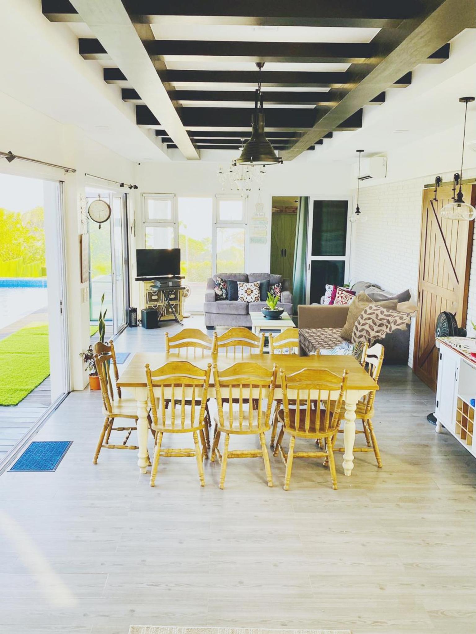4 Bedroom Beachfront House with Private Pool in Batangas