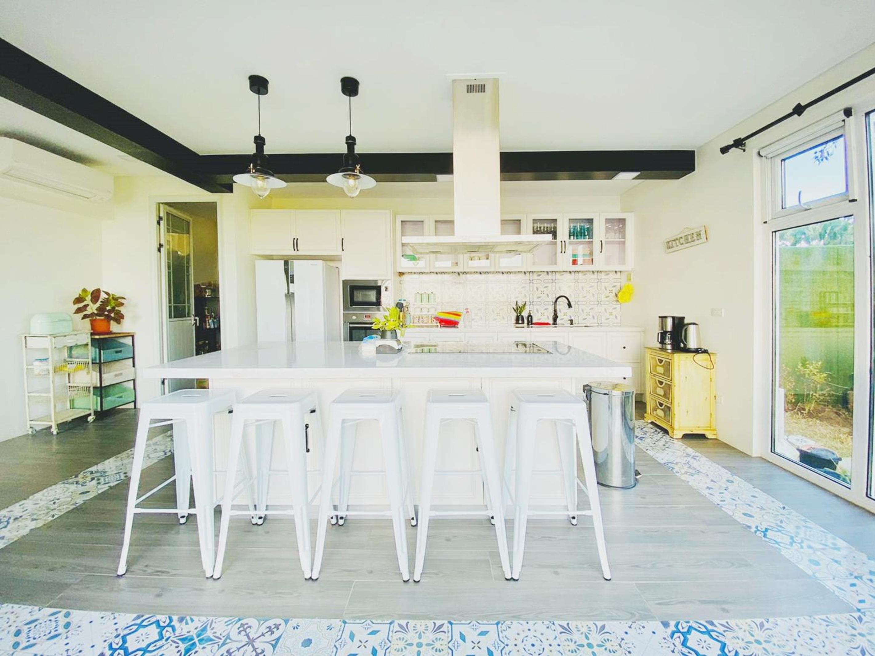 4 Bedroom Beachfront House with Private Pool in Batangas