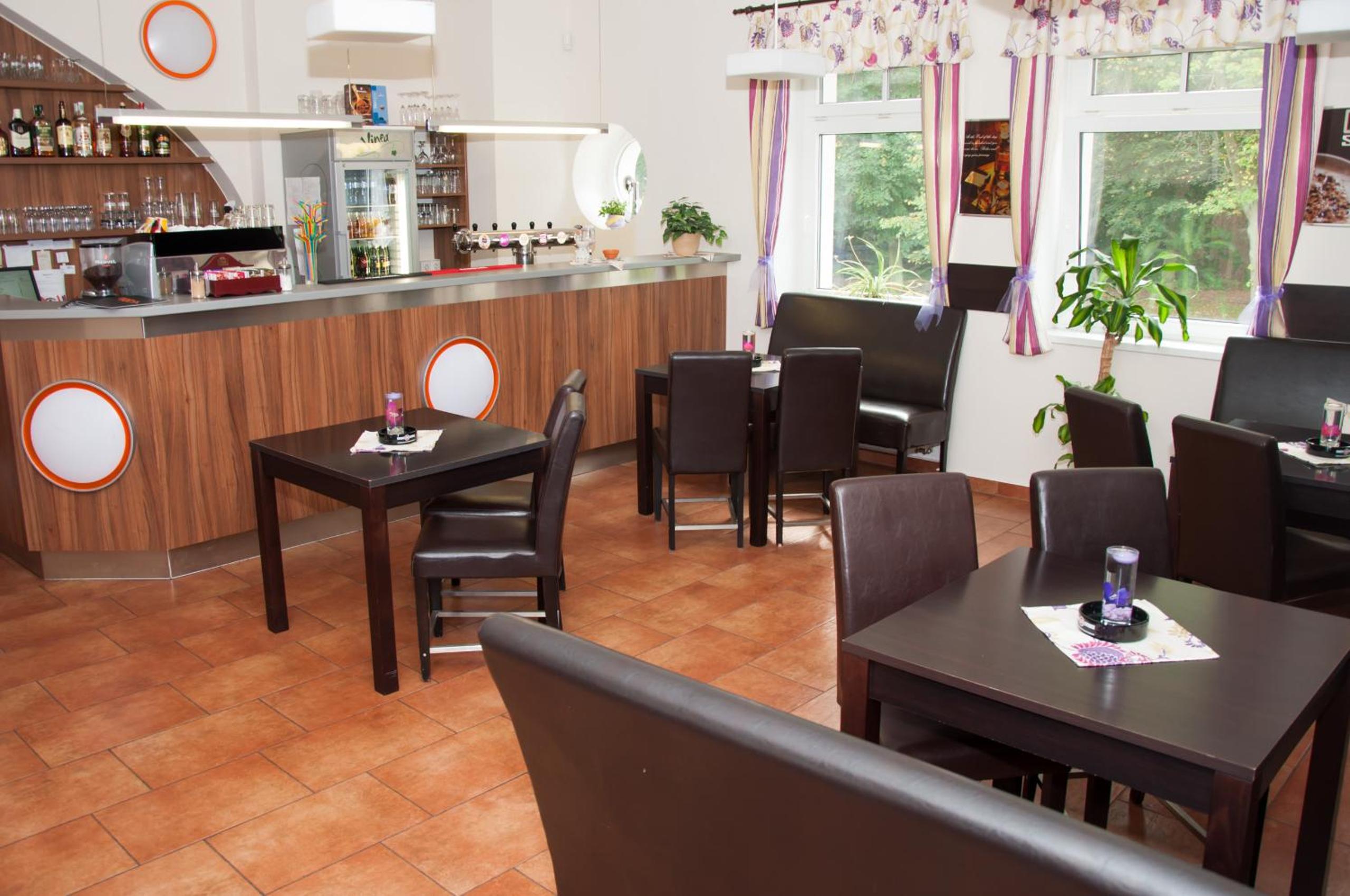 Restaurace a penzion Zděná Bouda