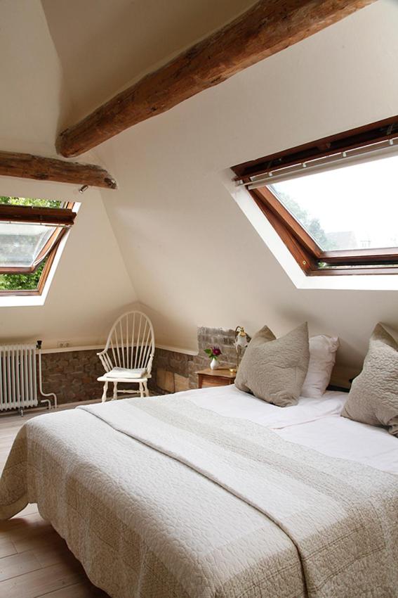 Annelies'Place to B& B view 2