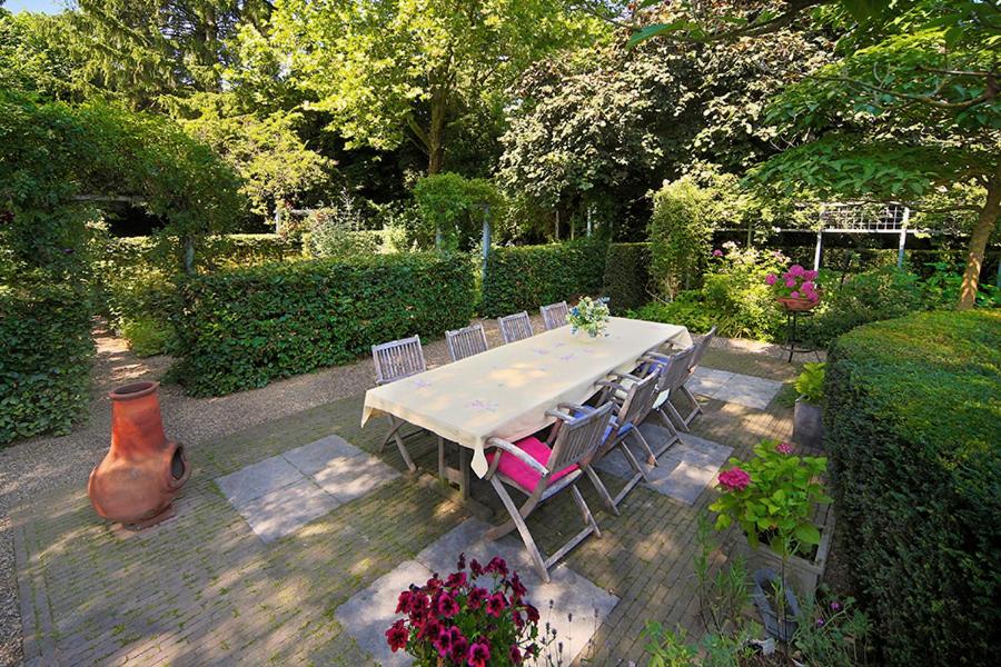 Annelies'Place to B& B view 4