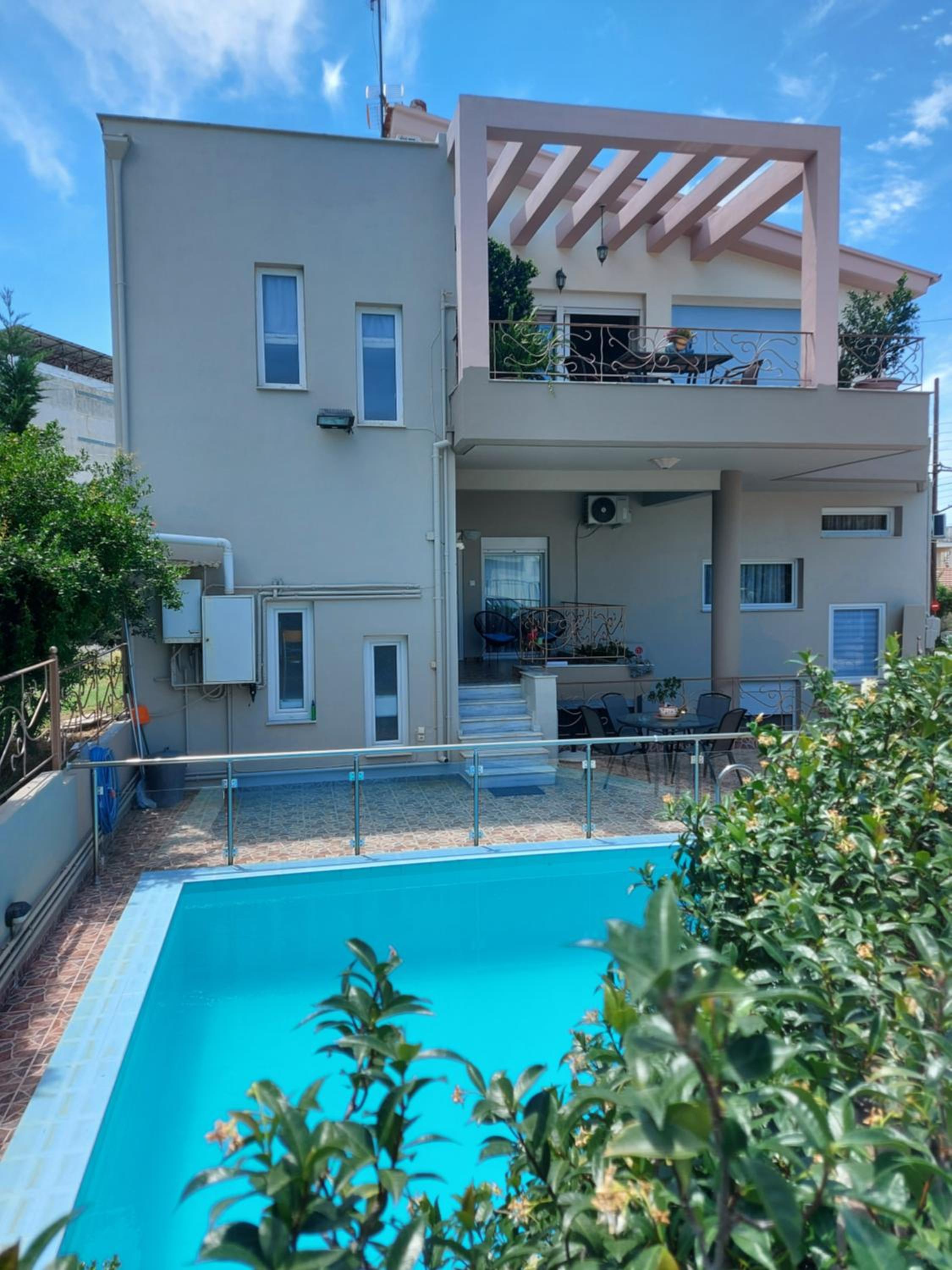 Violet Studio με πισίνα view 2