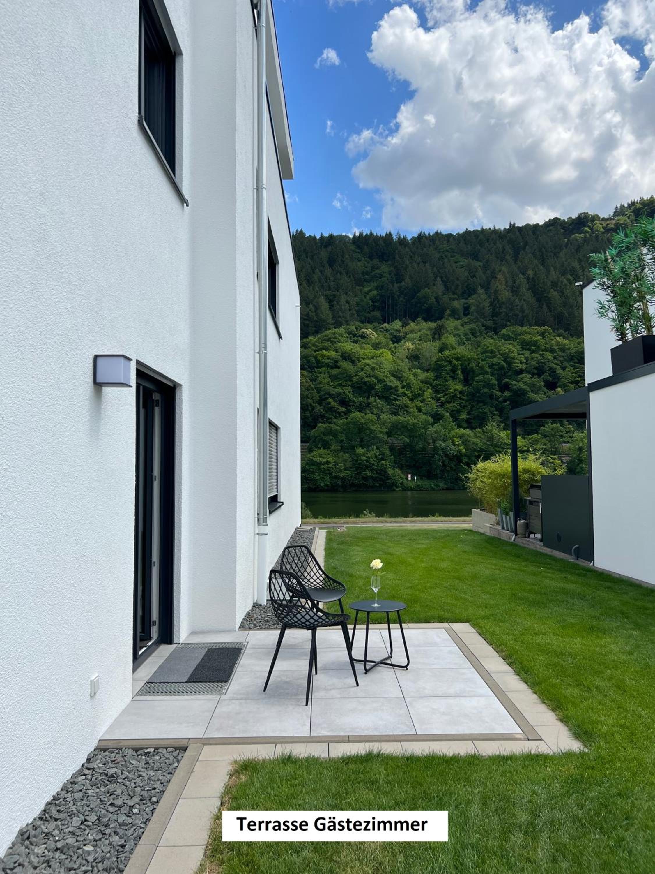 "Auslese 54" -Direkt am Moselufer- Gastezimmer Ferienwohnung - Property Image 16