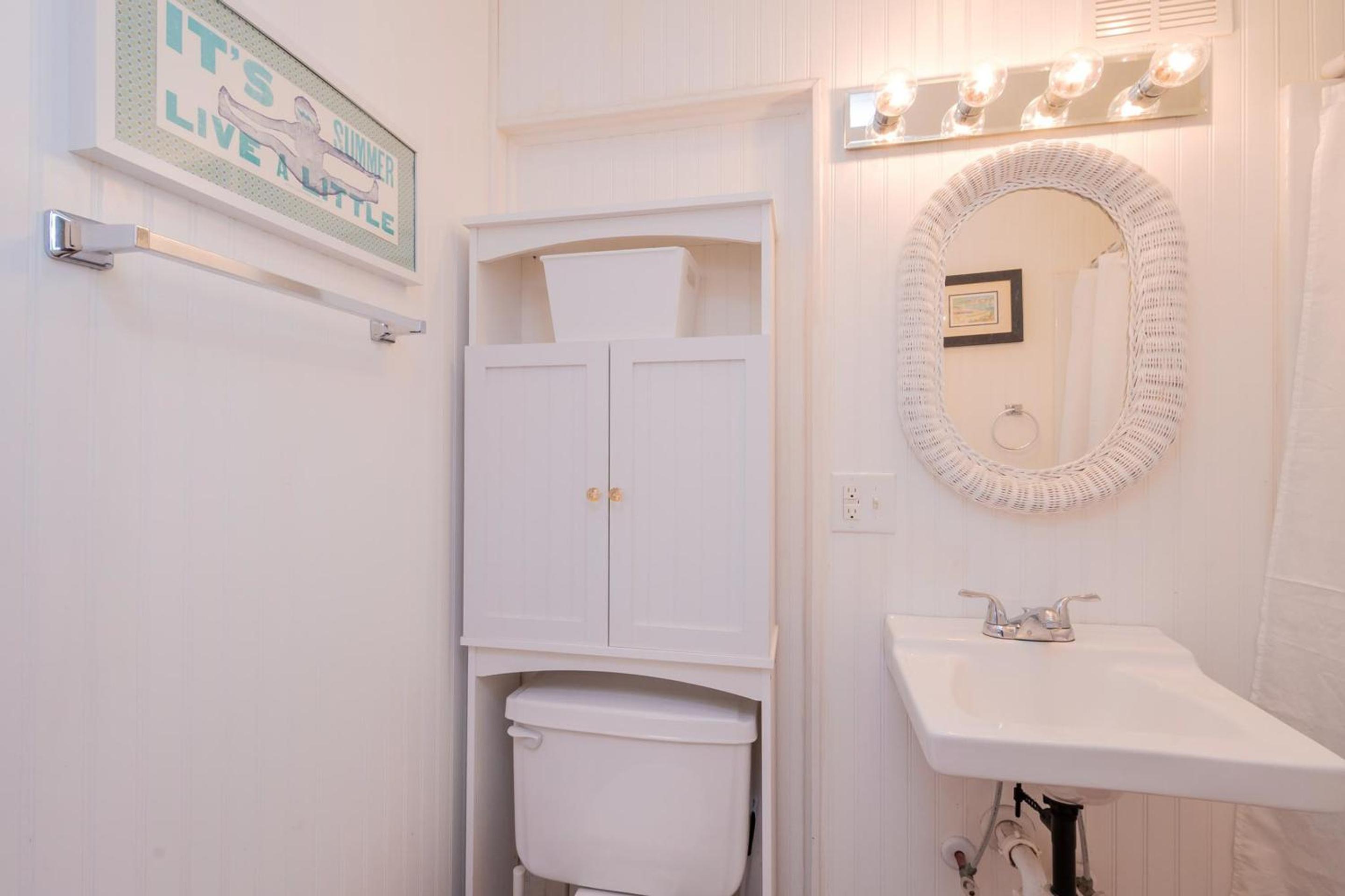 Splendid Days by Oak Island Accommodations