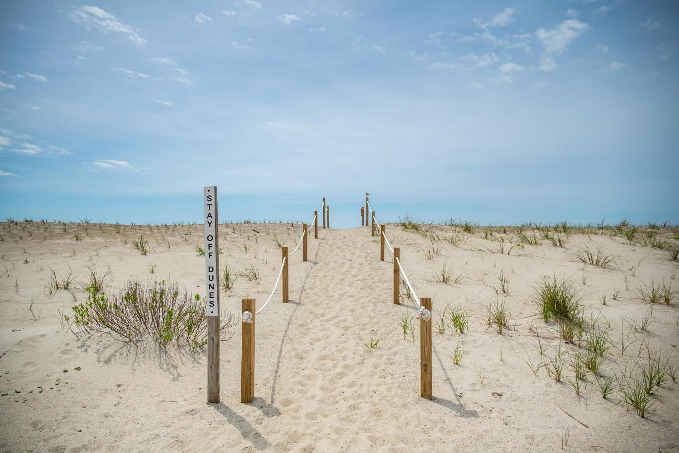 Anchors Down by Oak Island Accommodations view 3