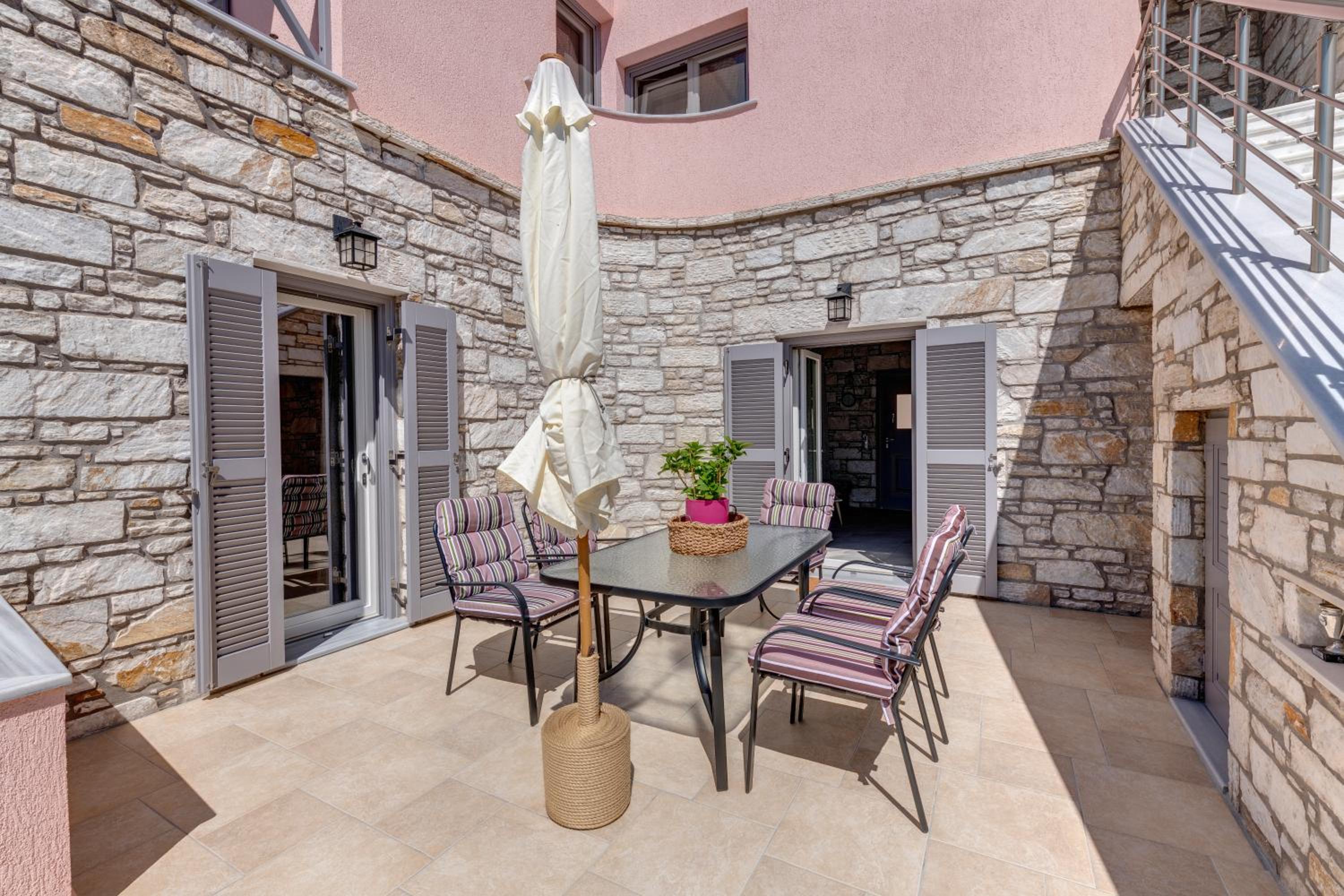 TAKIS GUESTHOUSE-Orneda-HERMOUPOLIS view 5