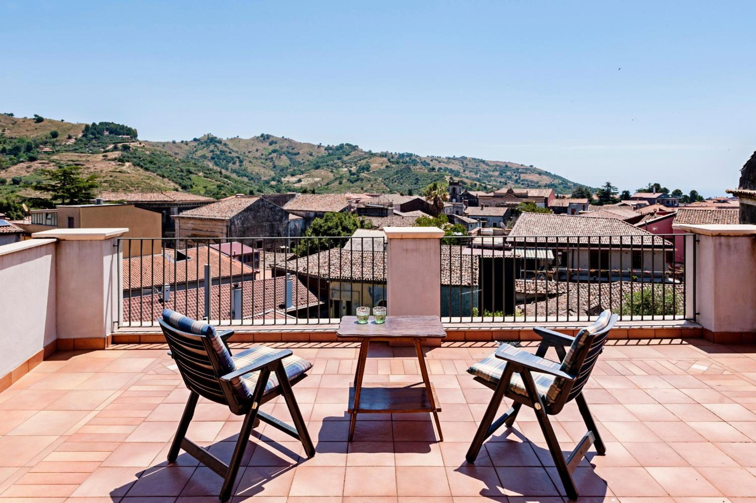 Gli Iris Apartments by Wonderful Italy view 4