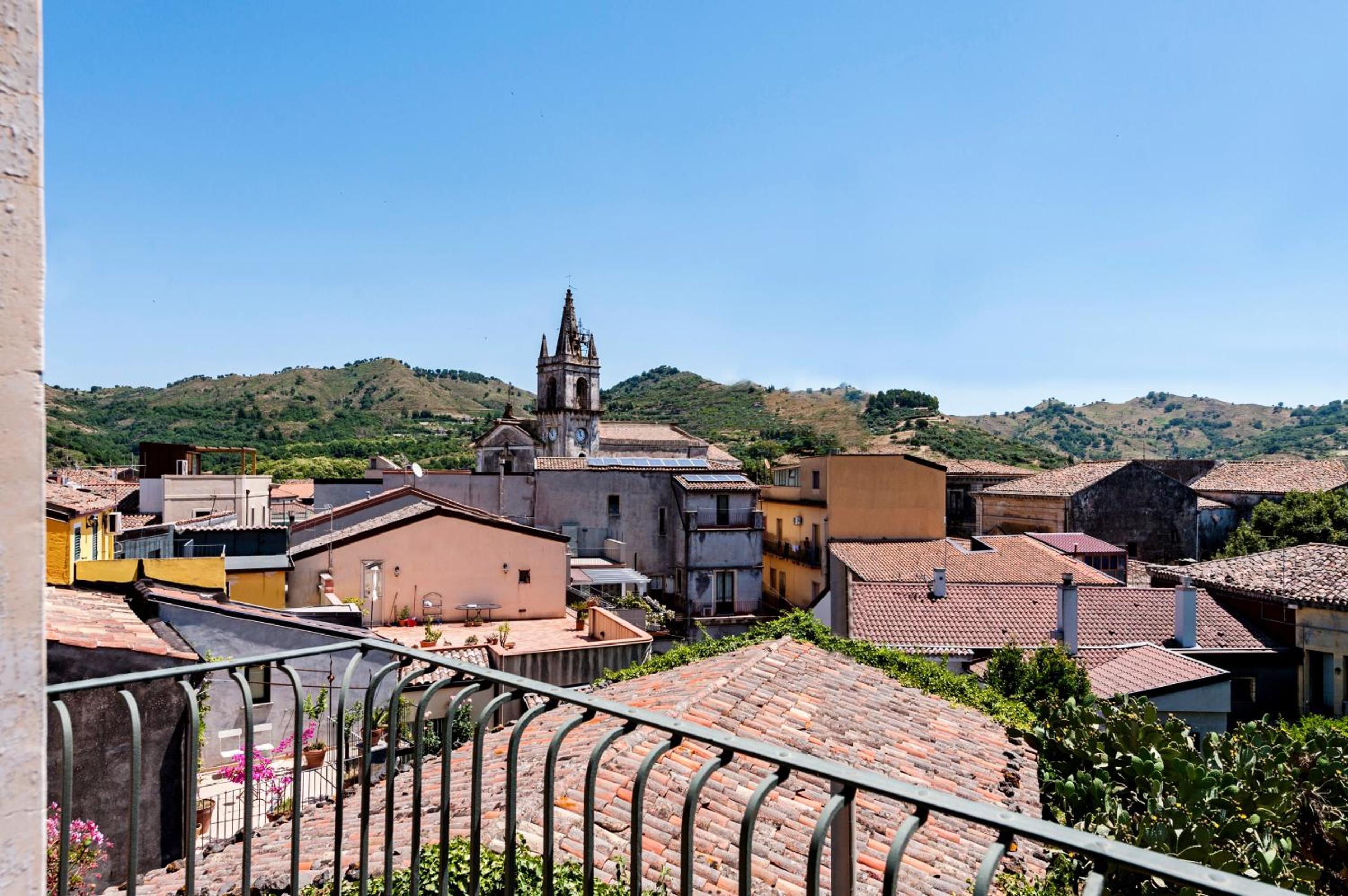 Gli Iris Apartments by Wonderful Italy view 2