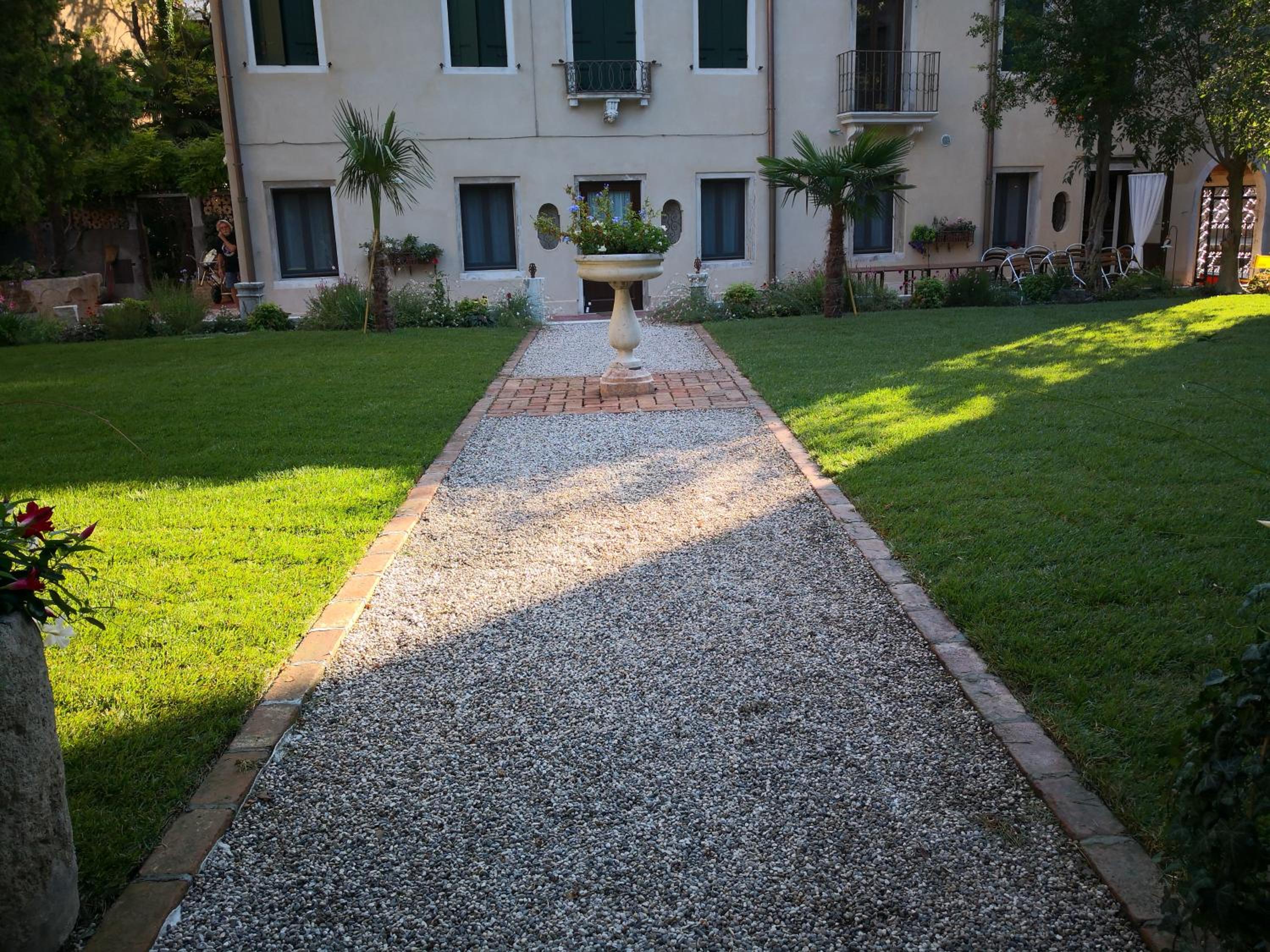 Cinqueteste Luxury Home