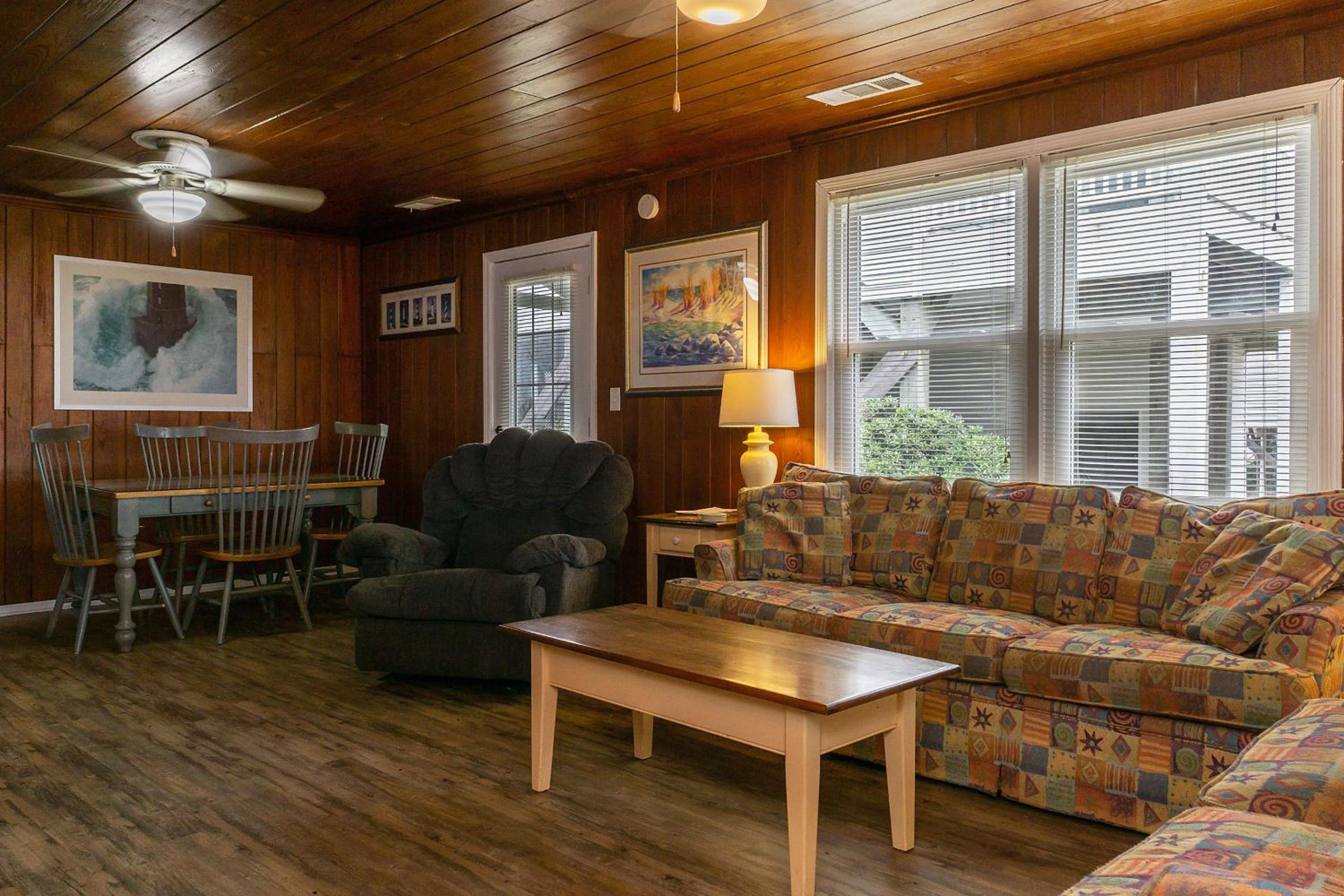 Jerseys Shore by Oak Island Accommodations view 3