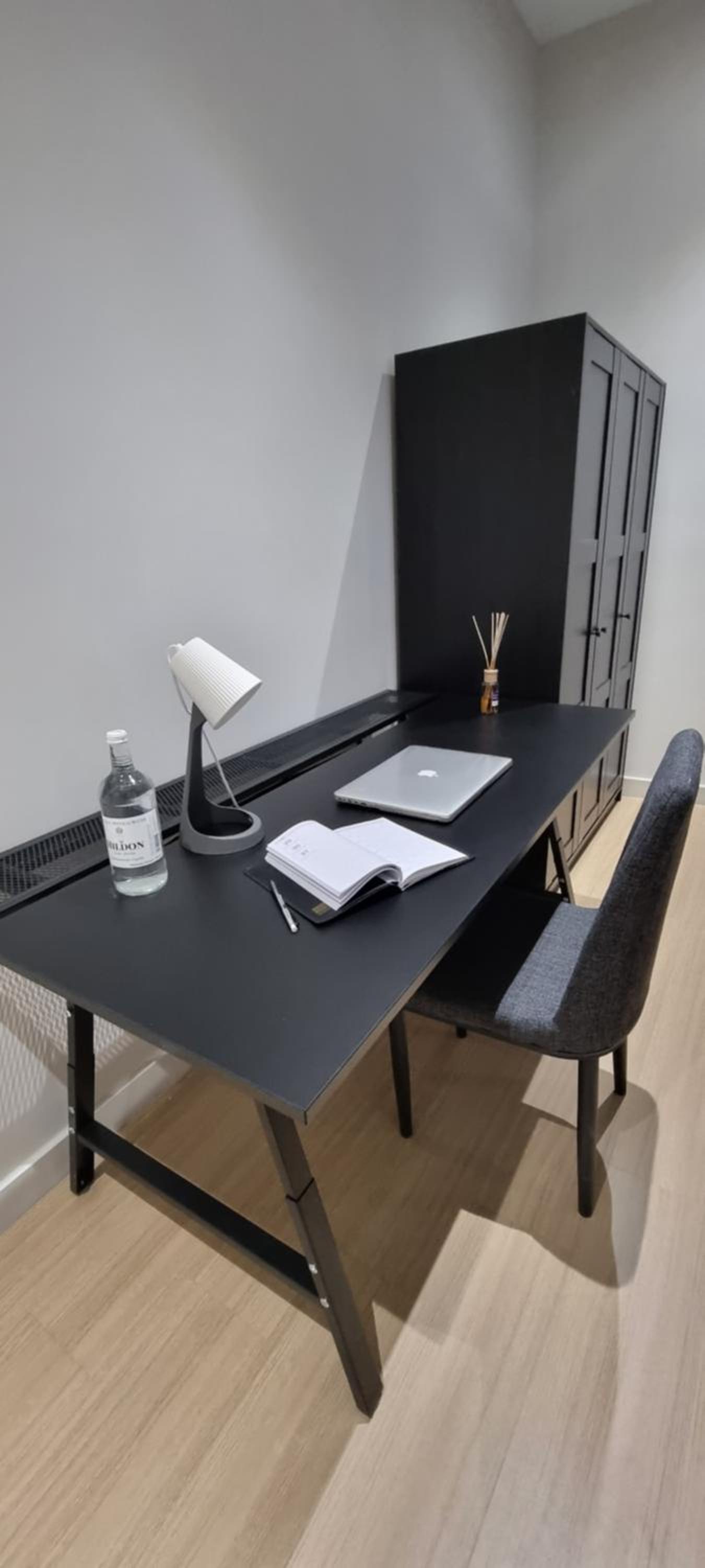 Continew Residence by Mikey - Premium Unit