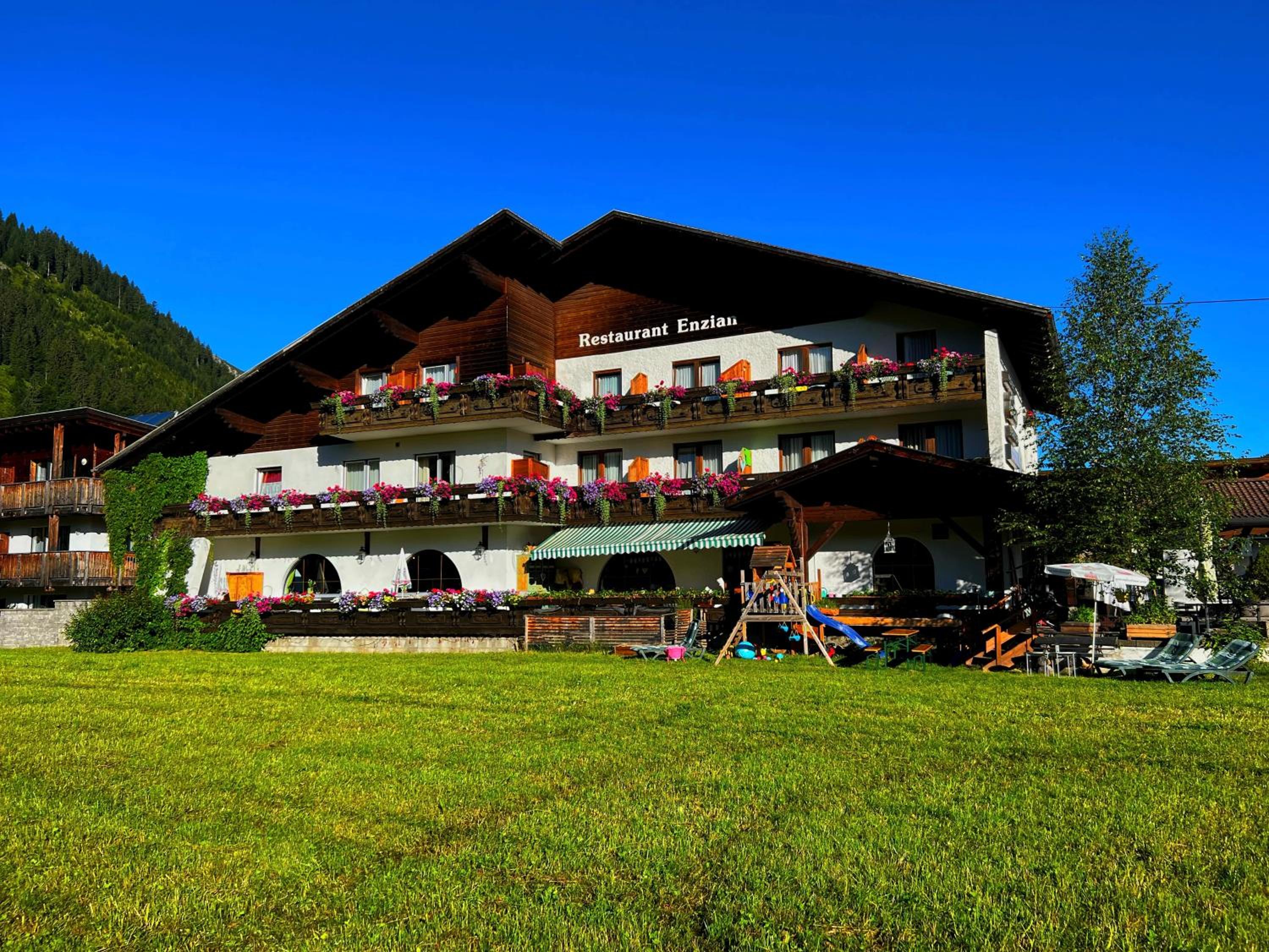 Gasthof Restaurant Pizzeria Enzian - Sommerbergbahnen inklusive