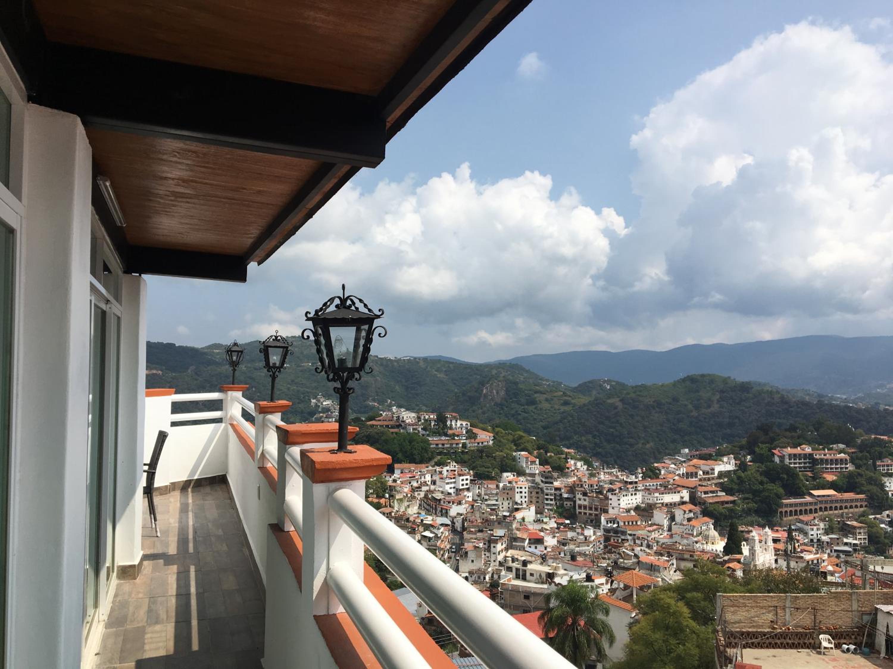 Casa Vista hermosa de taxco view 3