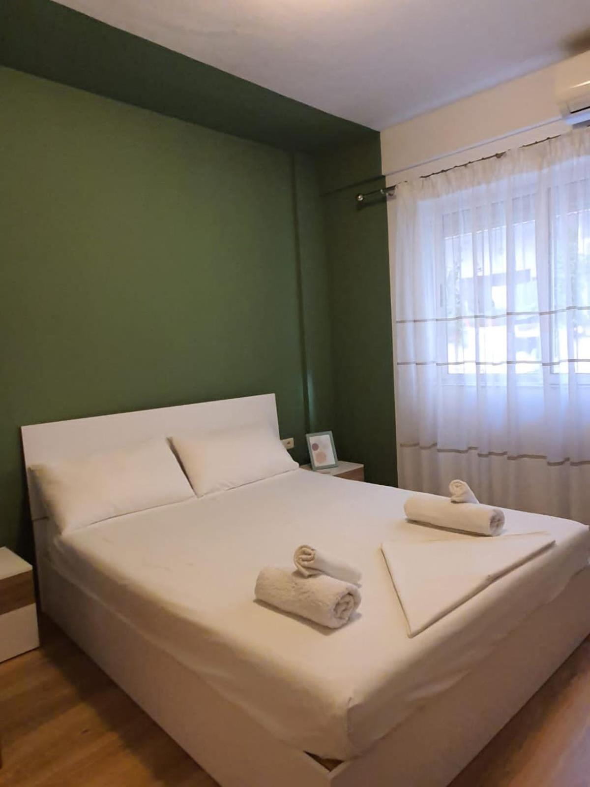 HERIS'S APARTMENT