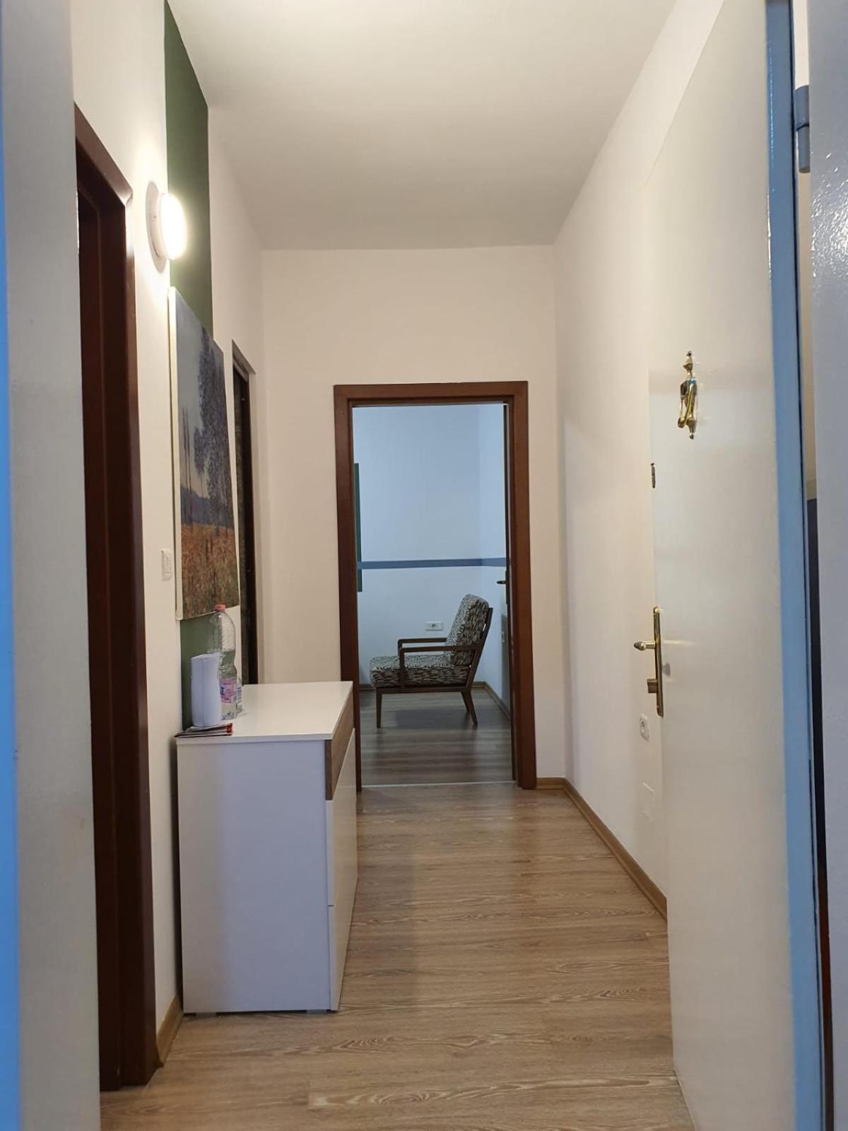 HERIS'S APARTMENT