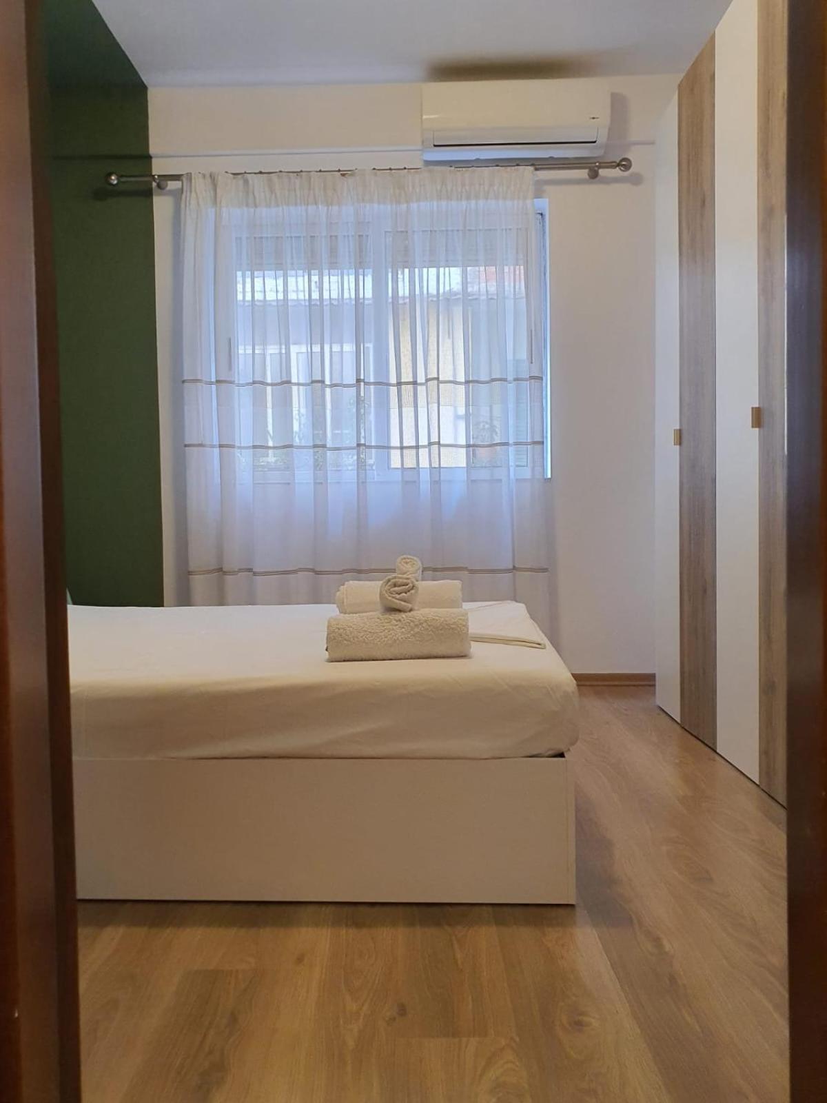 HERIS'S APARTMENT