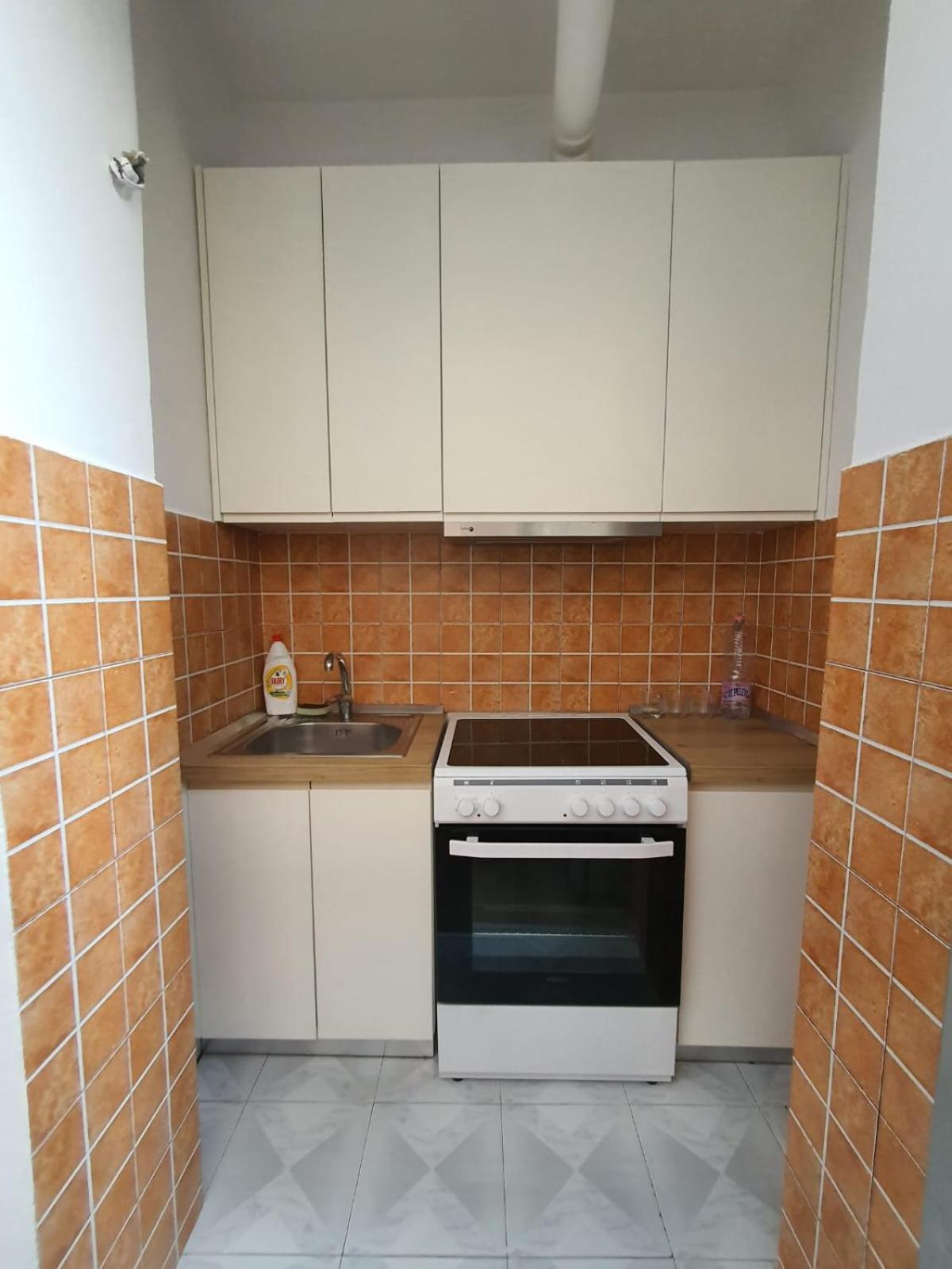 HERIS'S APARTMENT