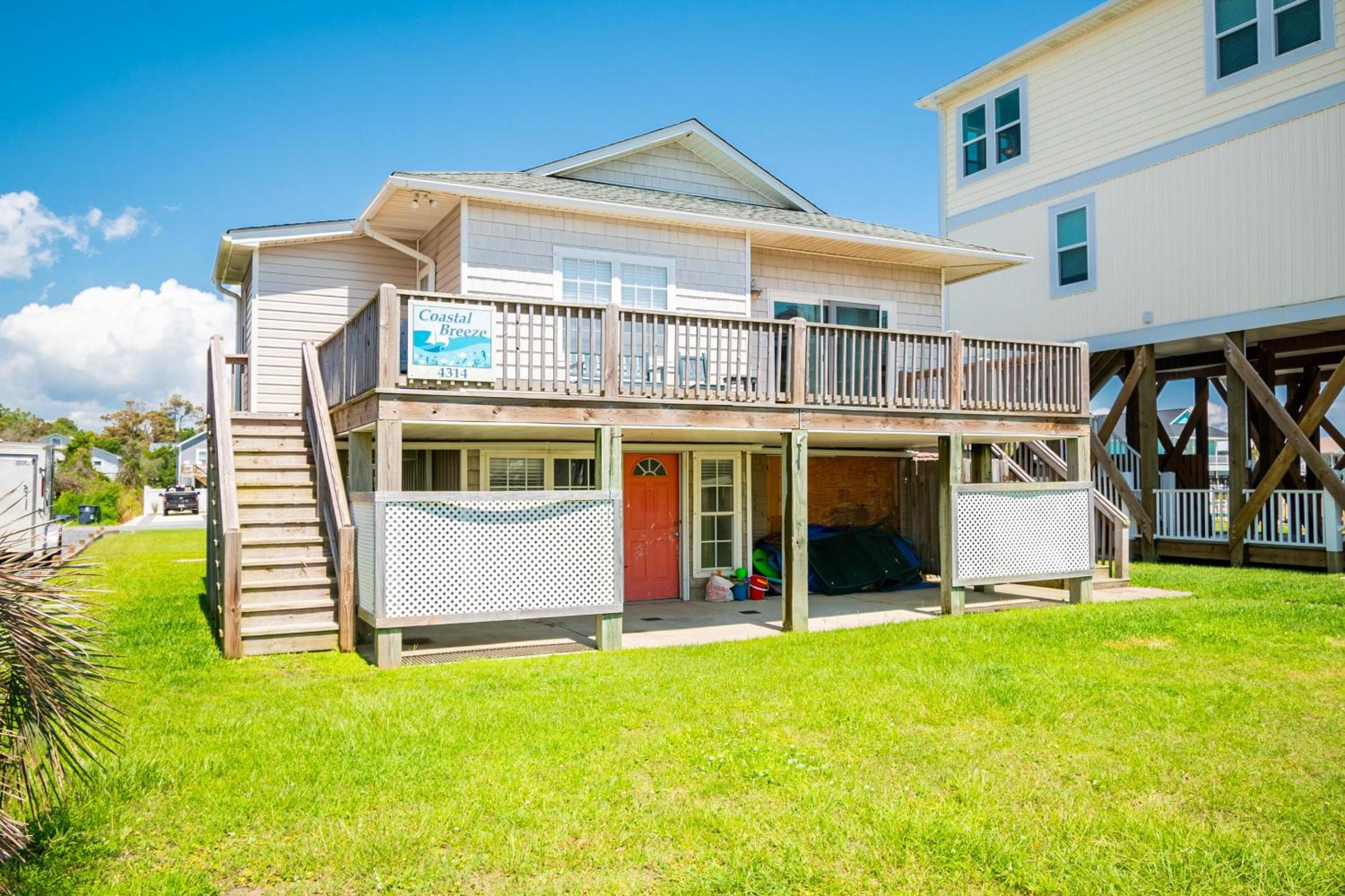 Coastal Breeze by Oak Island Accommodations