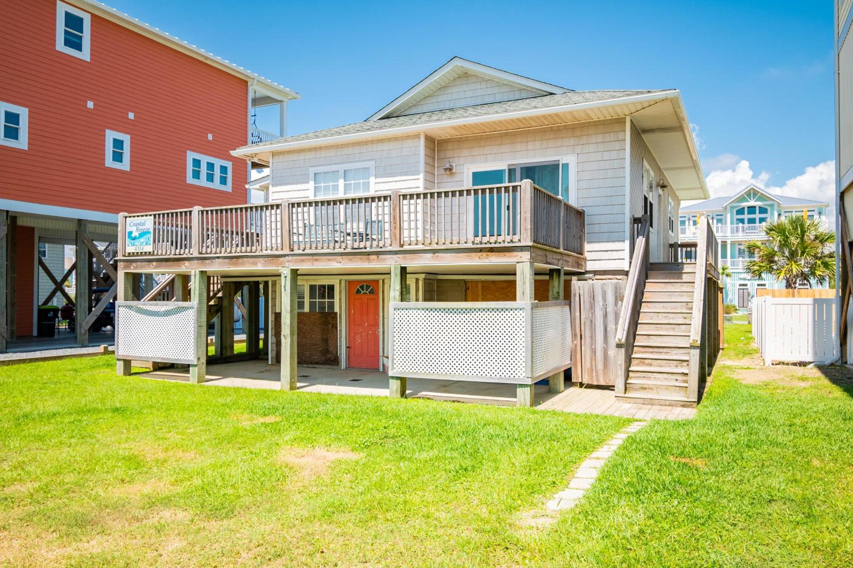 Coastal Breeze by Oak Island Accommodations
