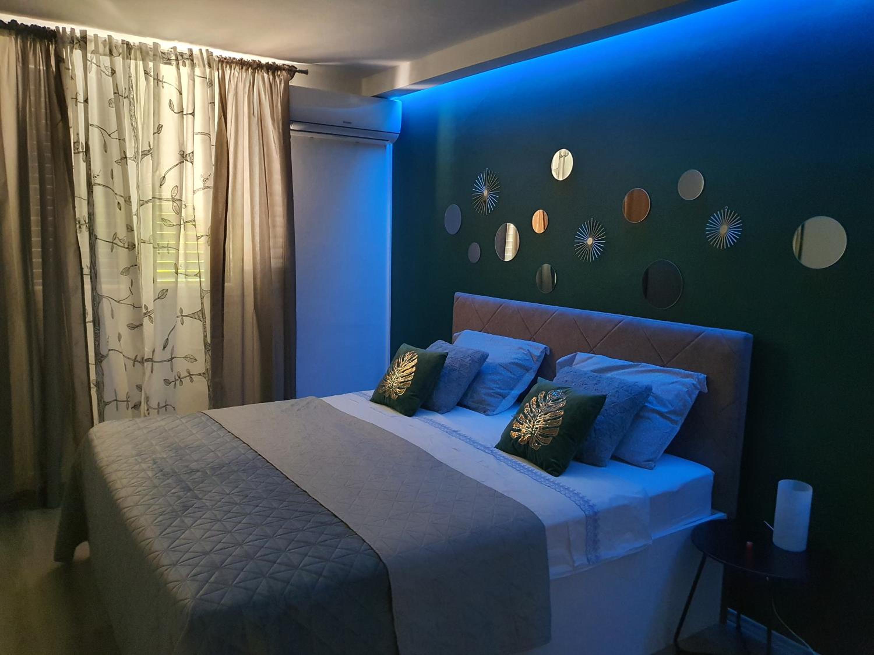 Batala1-City marina apartment with secured private parking