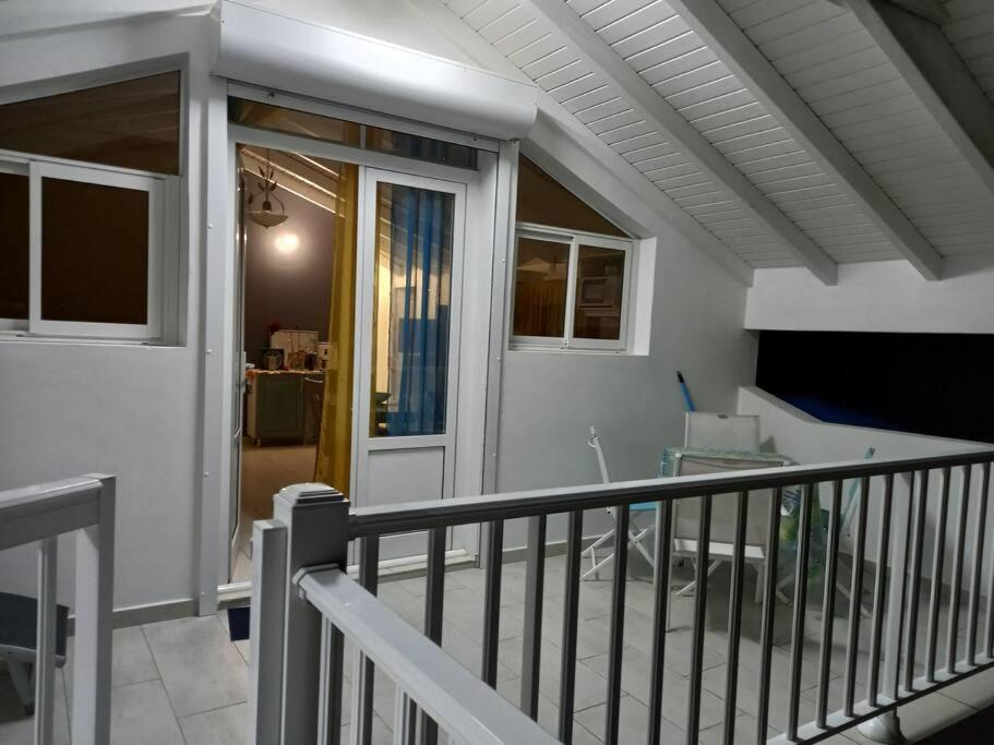 Haut de villa agréable et paisible climatise, wifi view 3