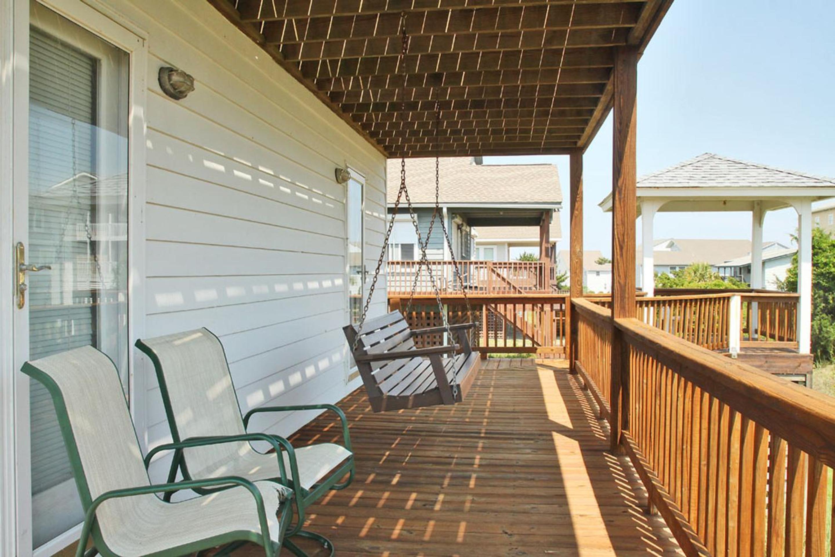 Heron Pointe by Oak Island Accommodations view 3