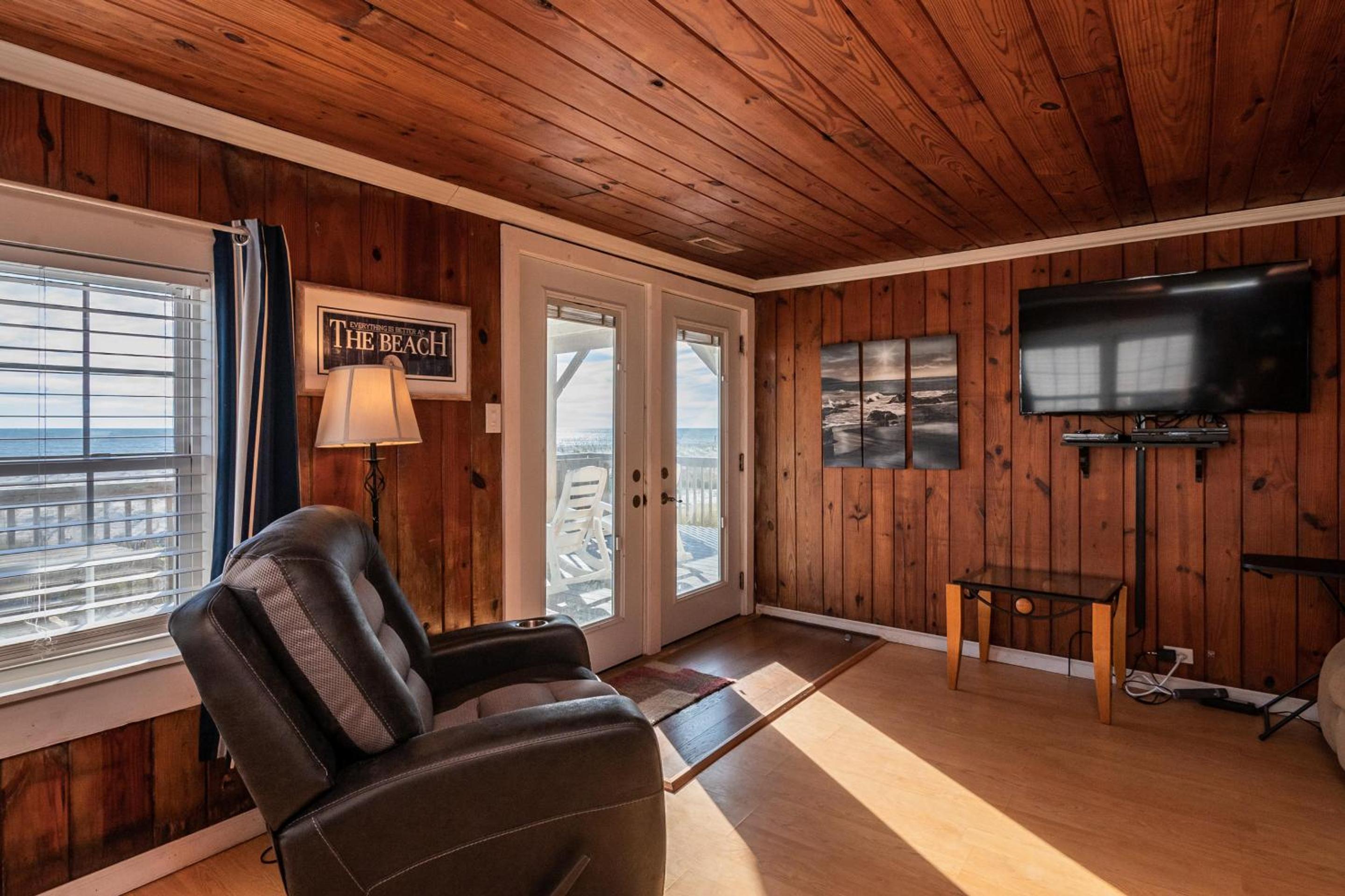Heather Leigh by Oak Island Accommodations view 2