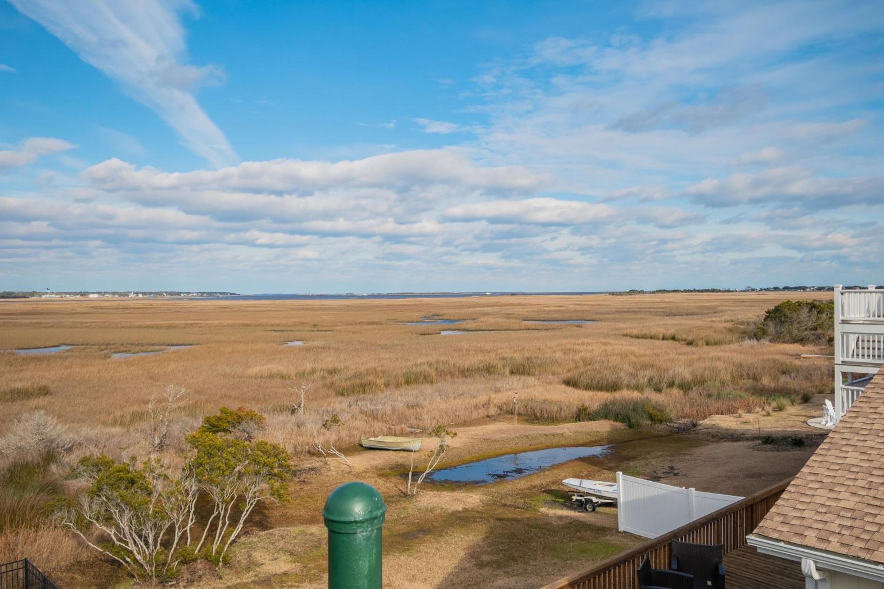 Here and Now by Oak Island Accommodations view 3