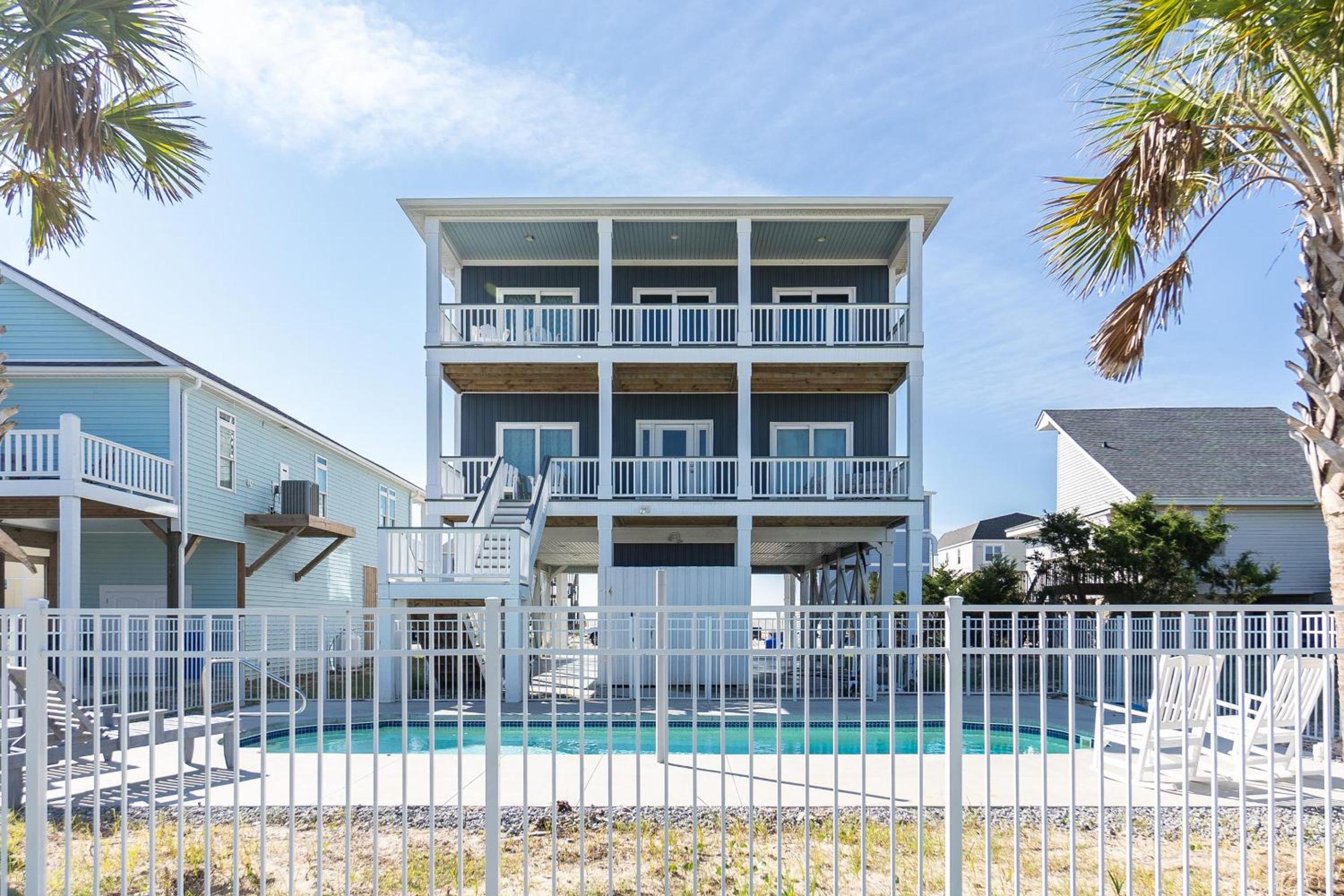 Conch Out by Oak Island Accommodations view 2