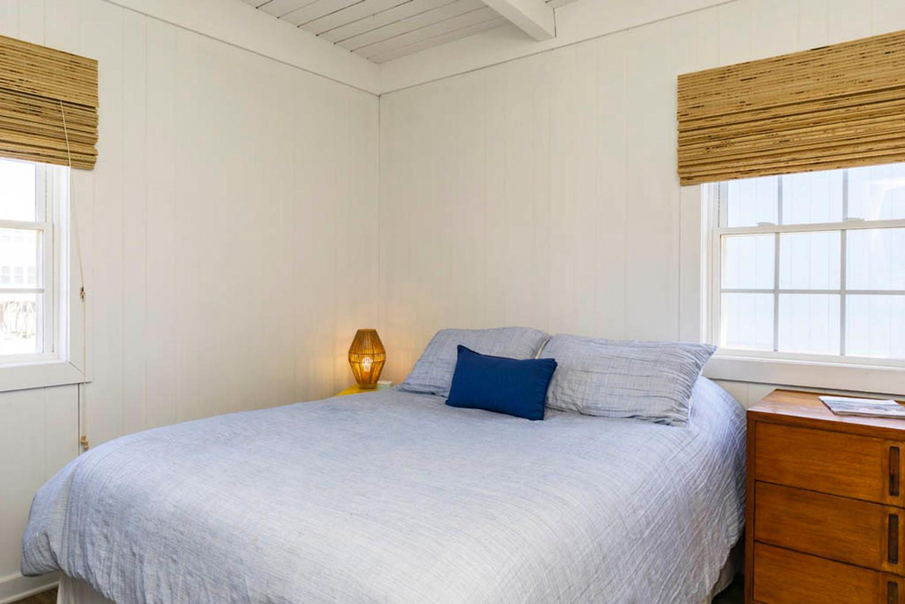 Conch West by Oak Island Accommodations view 4