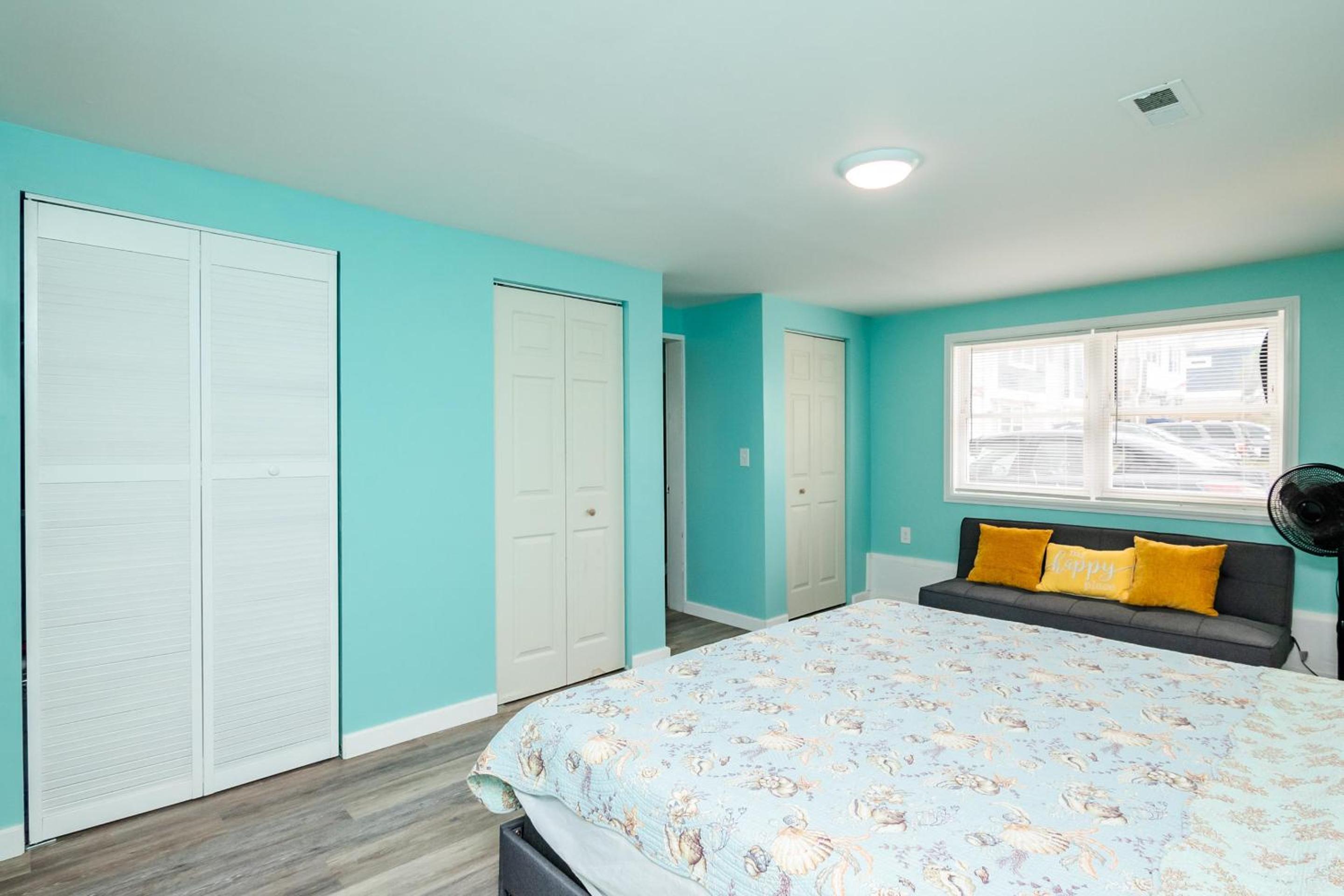 Daze At Sea by Oak Island Accommodations view 3