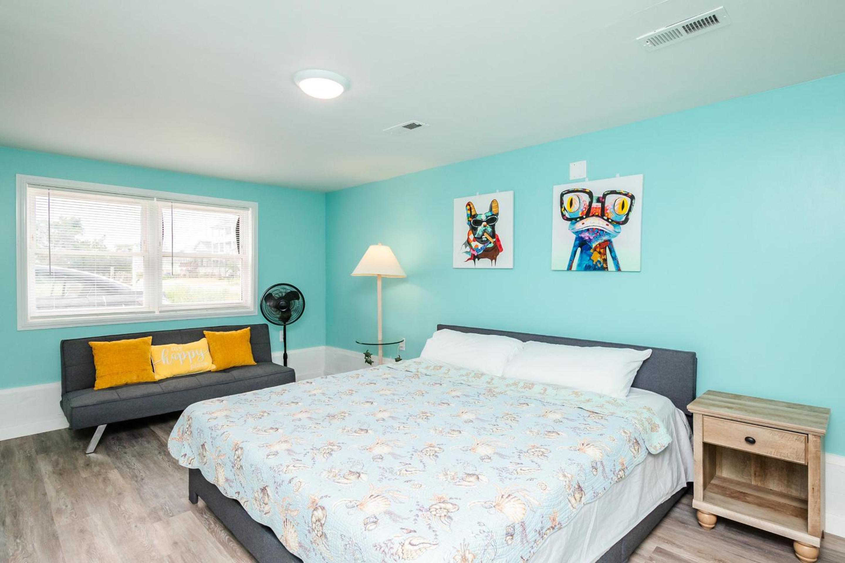 Daze At Sea by Oak Island Accommodations view 4