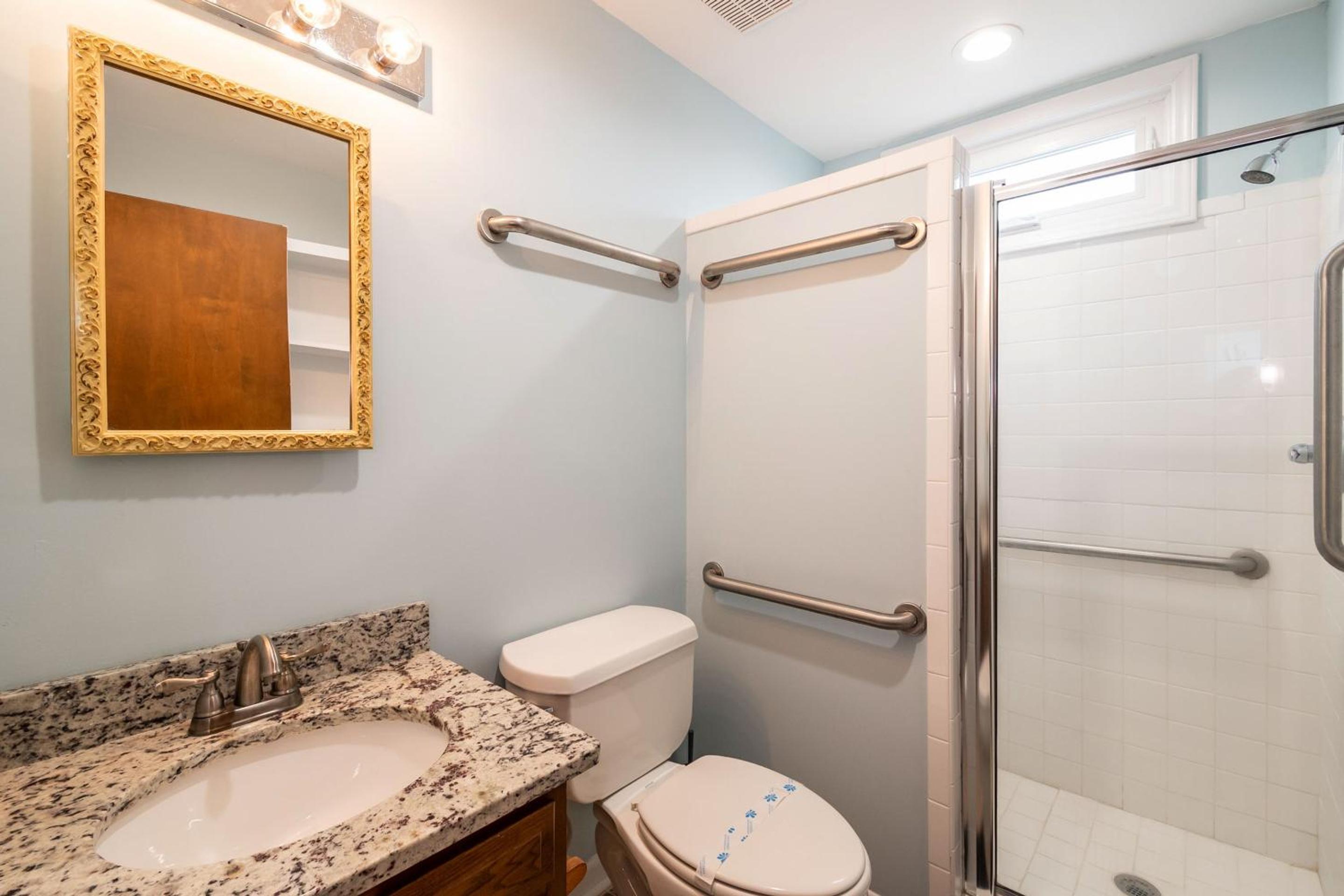 Double T By The Sea by Oak Island Accommodations view 5