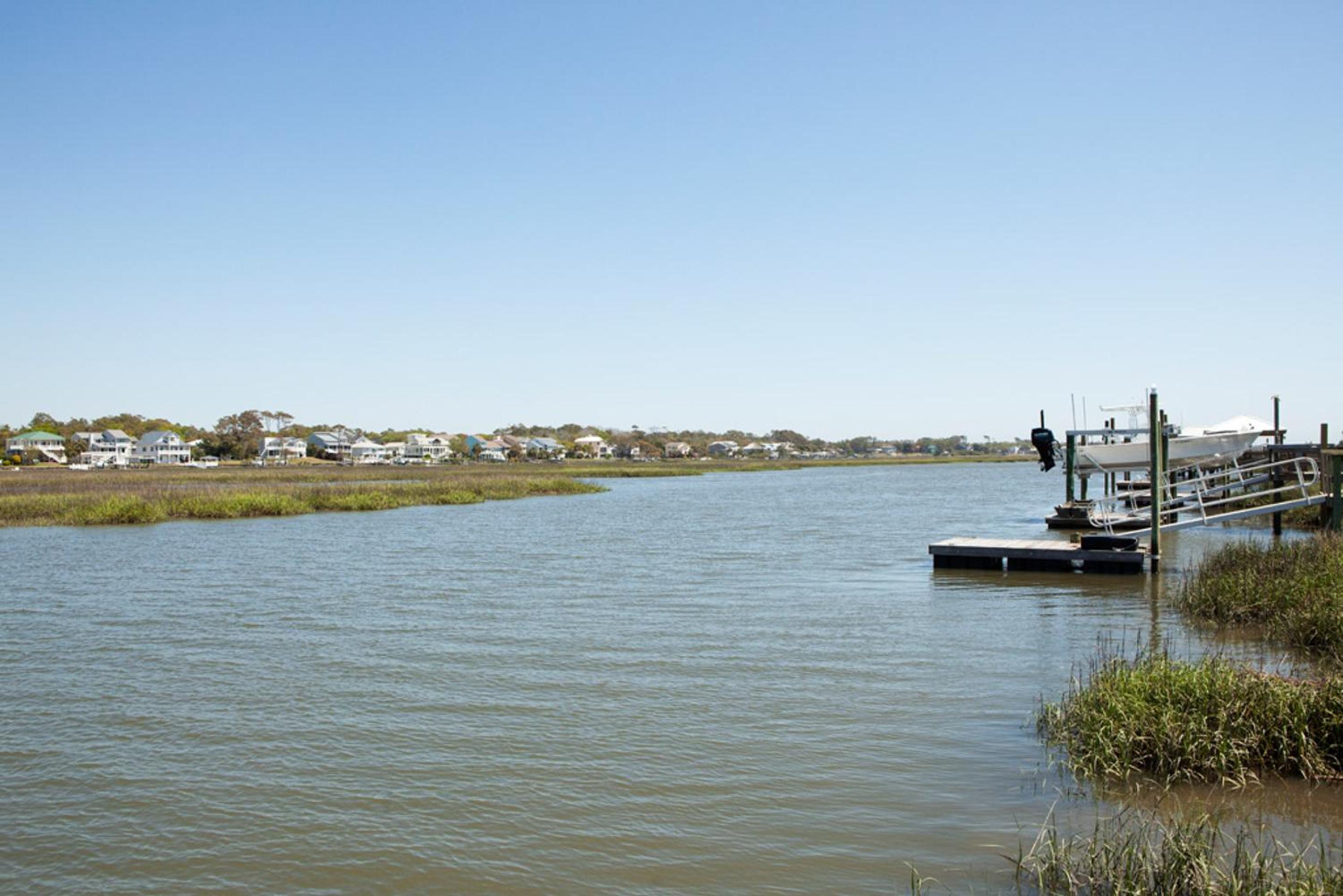 Fountains Folly by Oak Island Accommodations, photo 27
