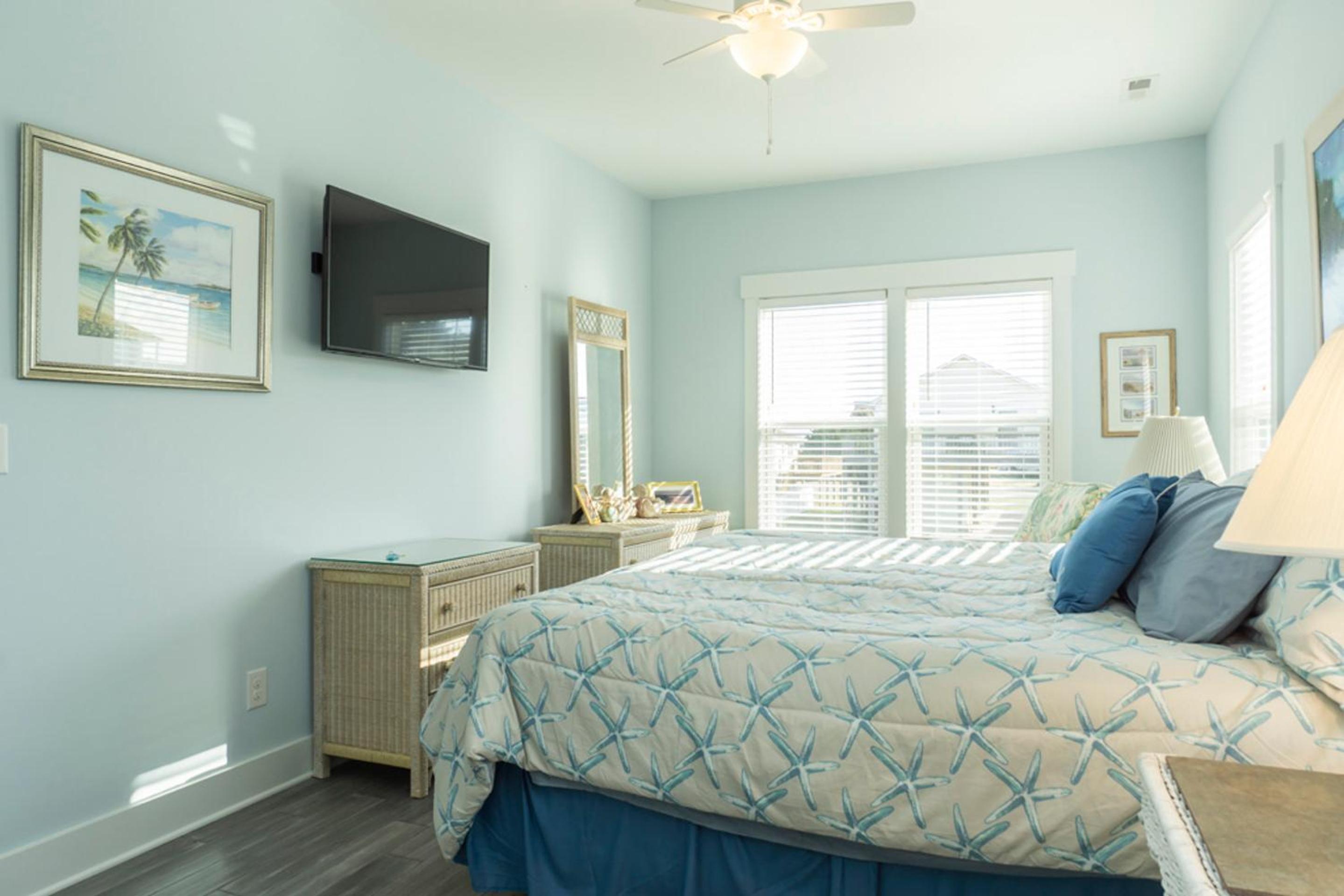 Fountains Folly by Oak Island Accommodations, photo 62