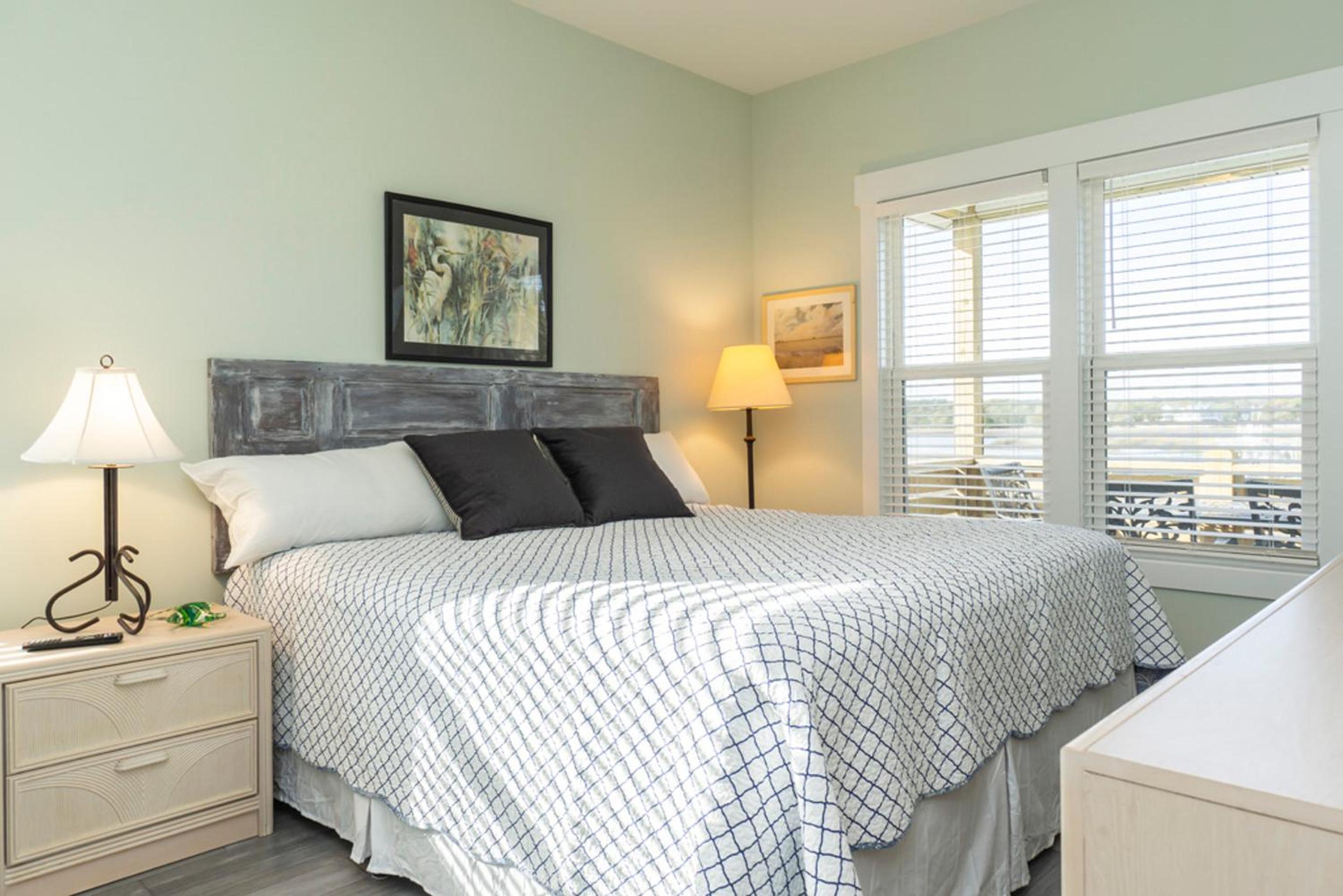 Fountains Folly by Oak Island Accommodations, photo 41